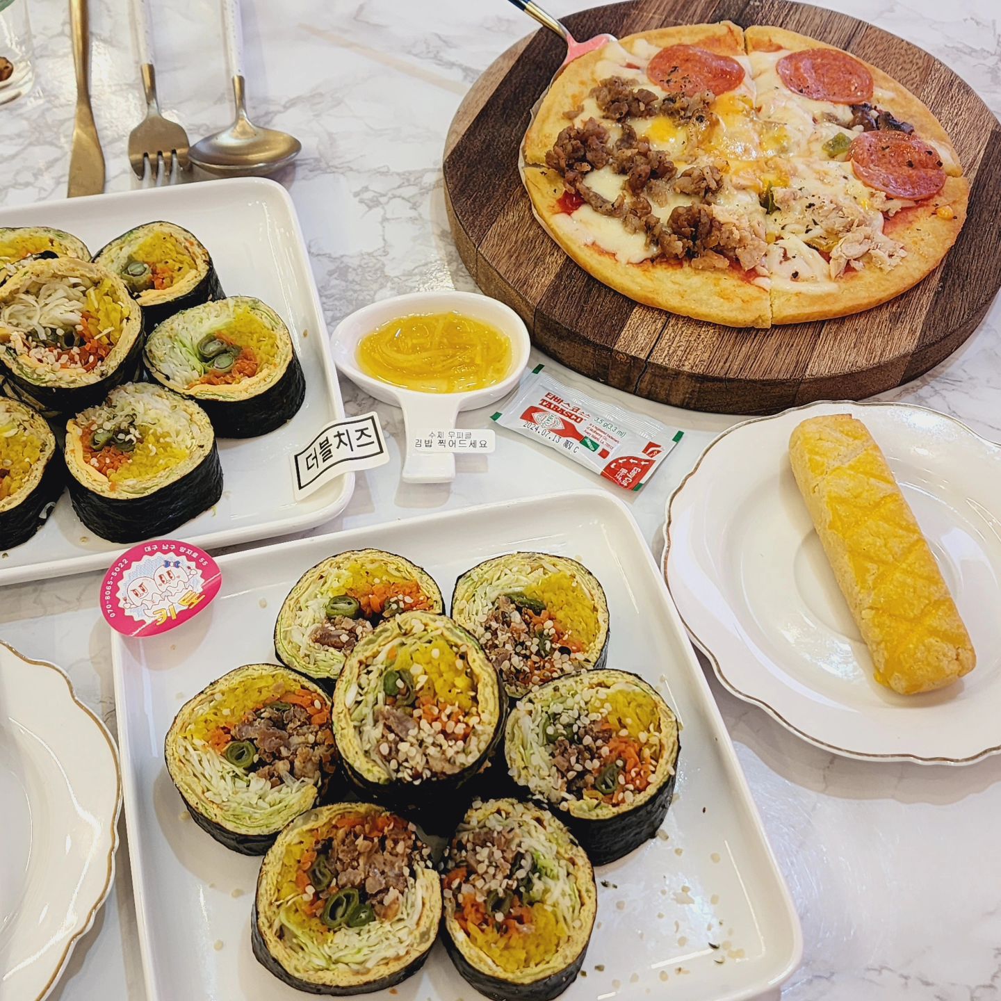 건강식이 이렇게나 맛있을일?!🥣👍
많이 먹어 속병이 자주 나는 1인이
주기적으로 먹어줘야하는 키토제닉식단
깔끔하고 담백한데 일일히 챙기기 어려운
신선하고 영양가득한 재료만 꾹꾹 눌러담아
맛있게 먹을수 있는 저당푸드 🥗

.
바쁘다바빠 현대사회 놓치기쉬운
건강식 전문점 대명동 [저당푸드]
저탄고지를 찾는 다이어터 필수코스😎
.
✔️저당고추장 묵볶이 7.5
✔️저당 키토피자 14.0 ~
✔️키토 바닐라 스콘 3.8 ~
✔️카카오 그래놀라 쿠키 3.8
✔️키토 양배추 김밥 5.0 ~
✔️키토 갈릭 닭가슴살 샌드위치 8.0 ~
.
.
✔️저당푸드 샌드위치&키토김밥
✔️대구 남구 대명동 2258-27
✔️매일 월-토 오전 9시 - 저녁7시