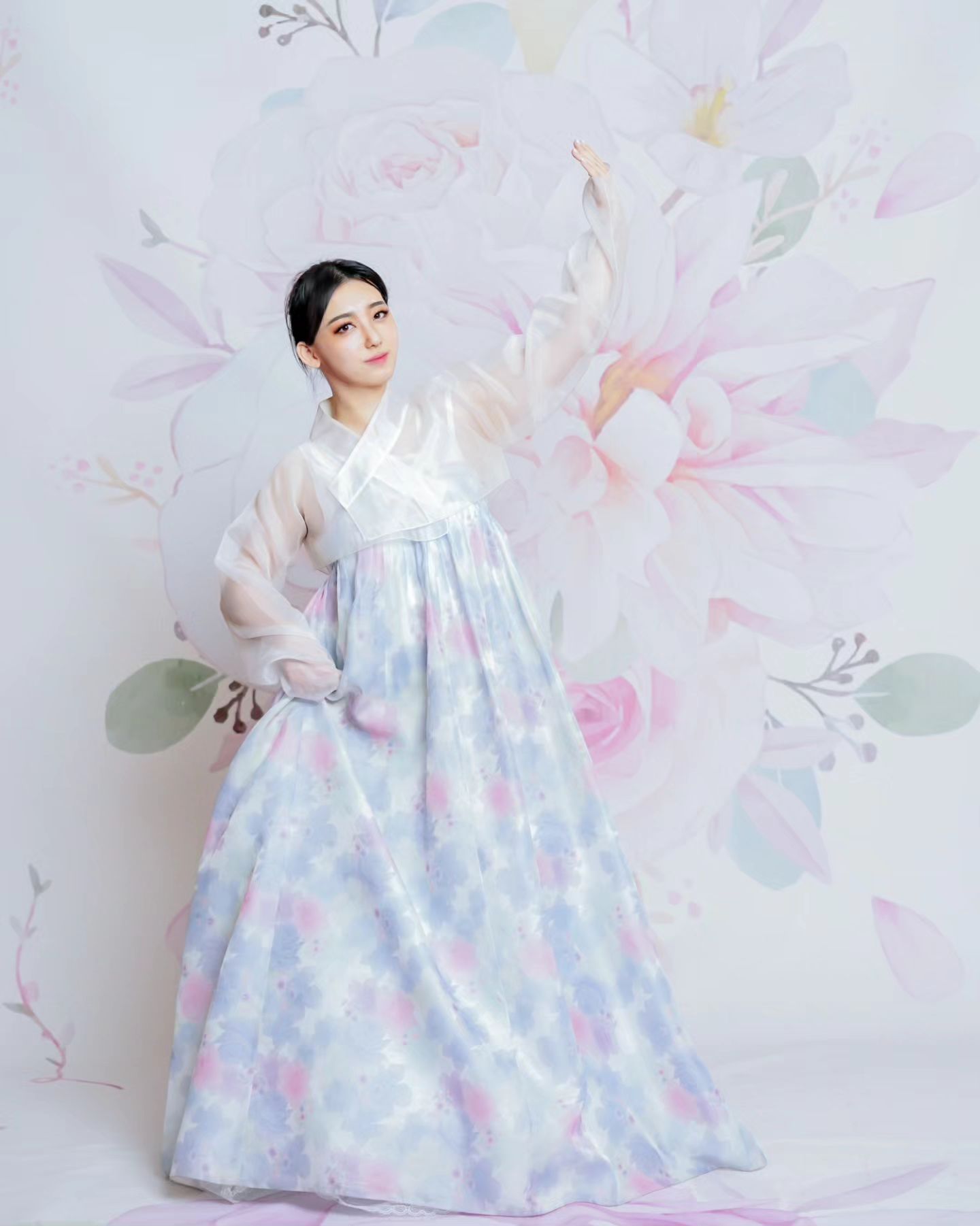 🧧새해 복 많이 받으세요🎎

사실 긔찮아서 한참동안 작업안하다가
이제야 올리는 #한복모델선발대회 사진

돈 냈는데 남겨야지...💸
#프로필사진 획득🙂

(어쩌다 보니 한복사진이기도 해서 겸사굠사 키키)