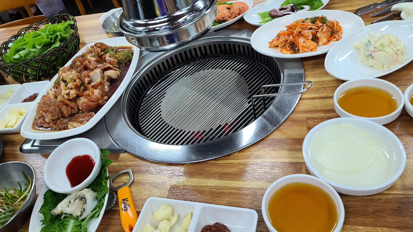 #여수여행 #호남갈비 #여수맛집 

맛집인정 ㅋㅋ
애기들 엄청 잘먹음 ㅋㅋㅋ

양념도 맛있고 야들하고 잡내없고 
애기둘이랑 여수여행 중 1순위 맛집이었습니다

#먹스타그램 #기록 #맛집탐방