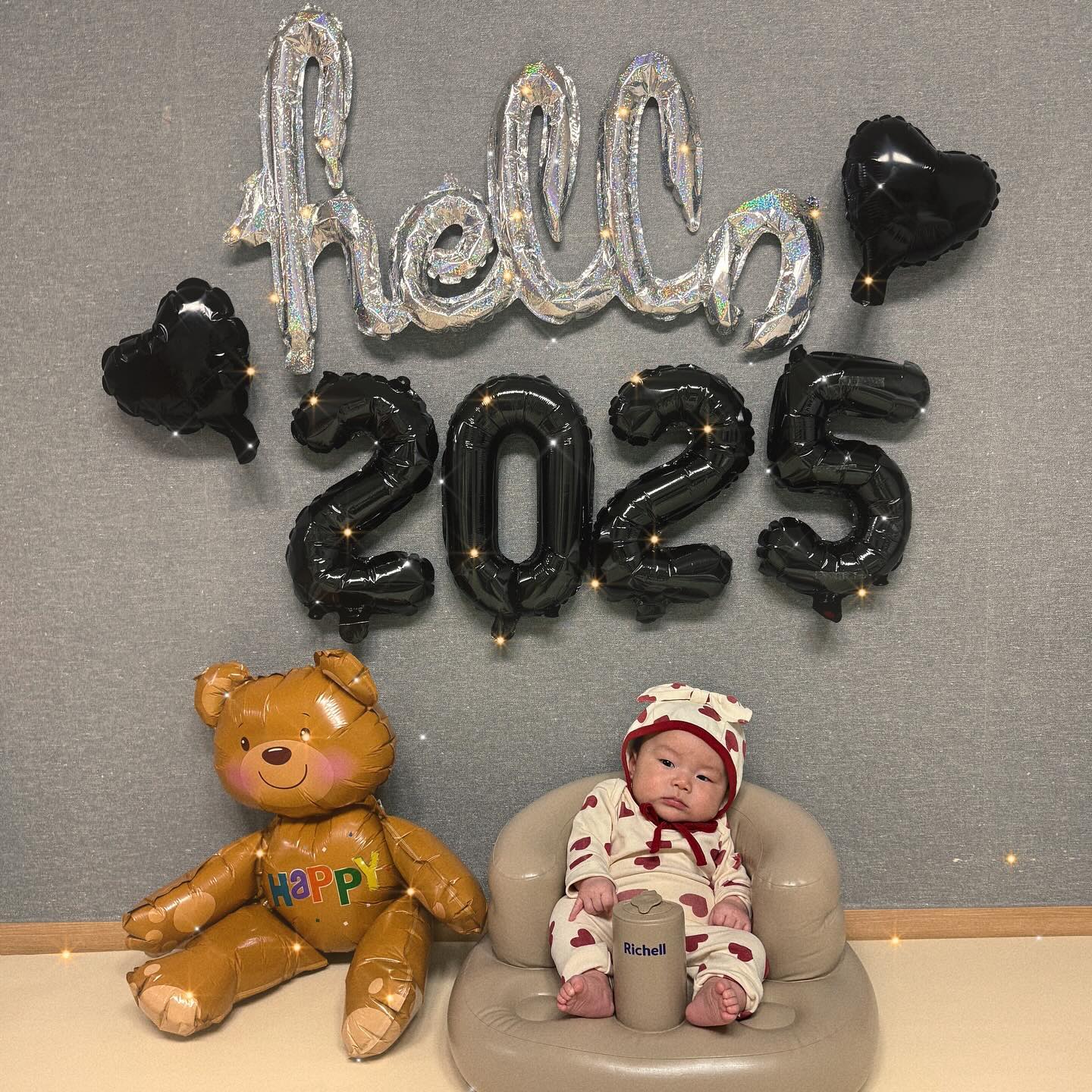 남편, 흰동, 연서랑 함께해서 행복했던 2024년!
2025년, 내년에도 행복하자 👦🏻👩🏻🐶👶🏻✨
#새해복많이받으세요