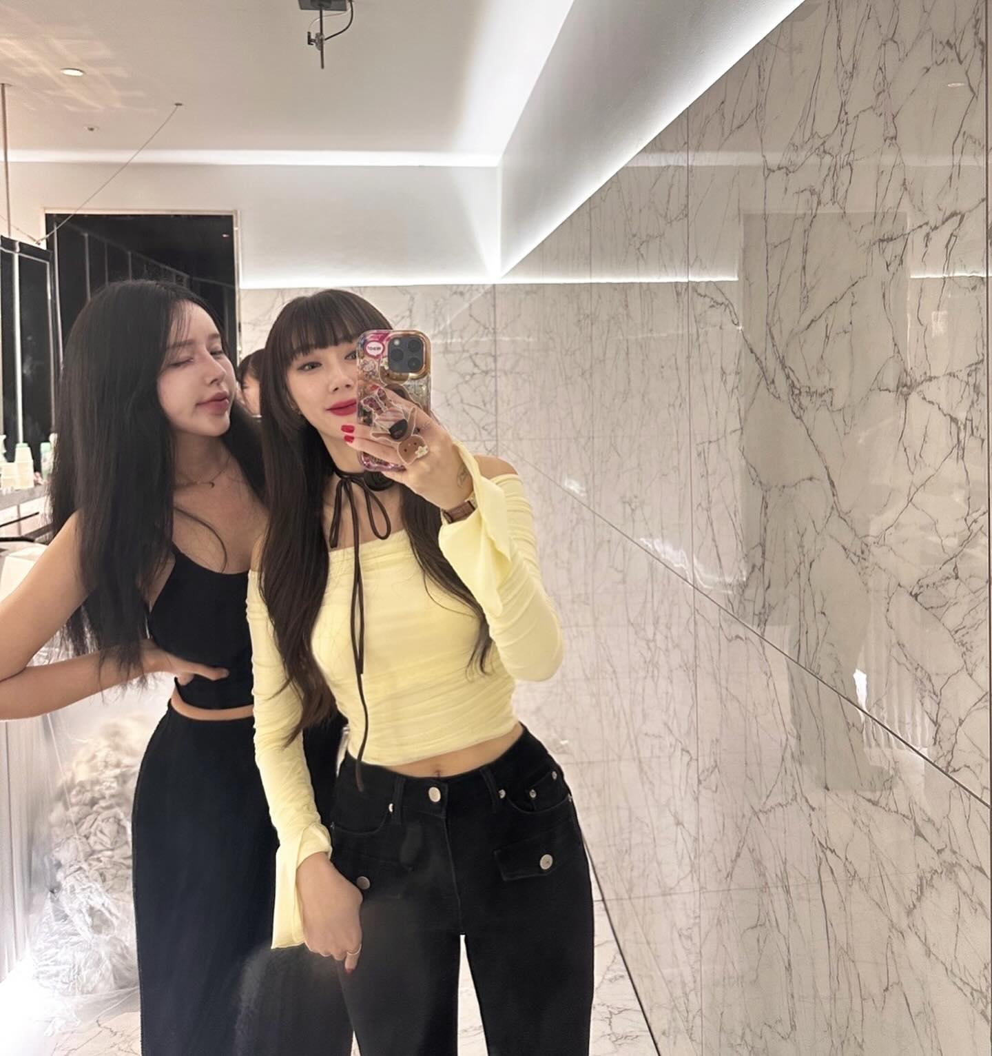 도쿄에서 주말을 함께한 o31o.ceh 의 희망 리스트 미션 완료😆 서로 각자 말만 하지만 듣고는 있다. 그치?
