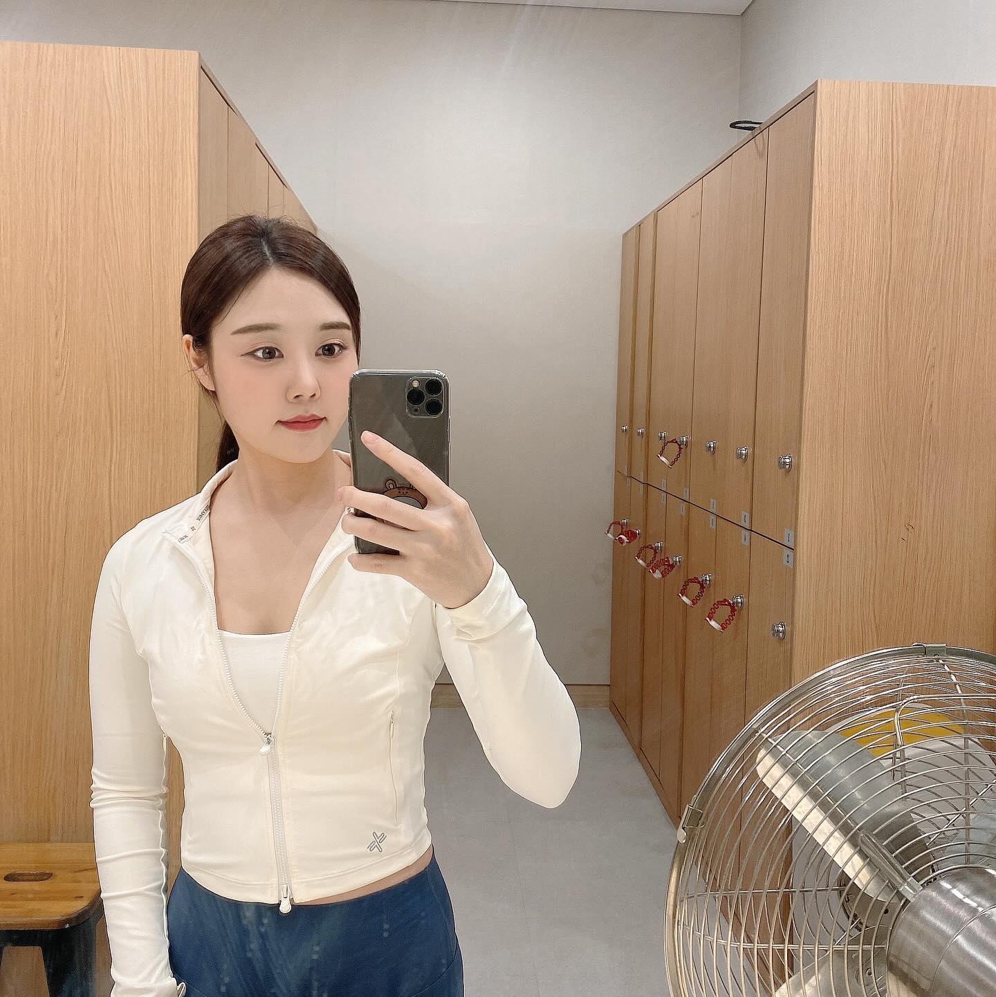 햄버거 맛있다💛….

내일부터 월욜이군여 ㅎ ㅠ ㅠ

한주 행복하게 보내세요>_<
.
.
.
리조트휘트니스 산본점
📩DM문의 resortfit_sb 

#산본pt#군포pt#리조트휘트니스산본점 
.
.
.