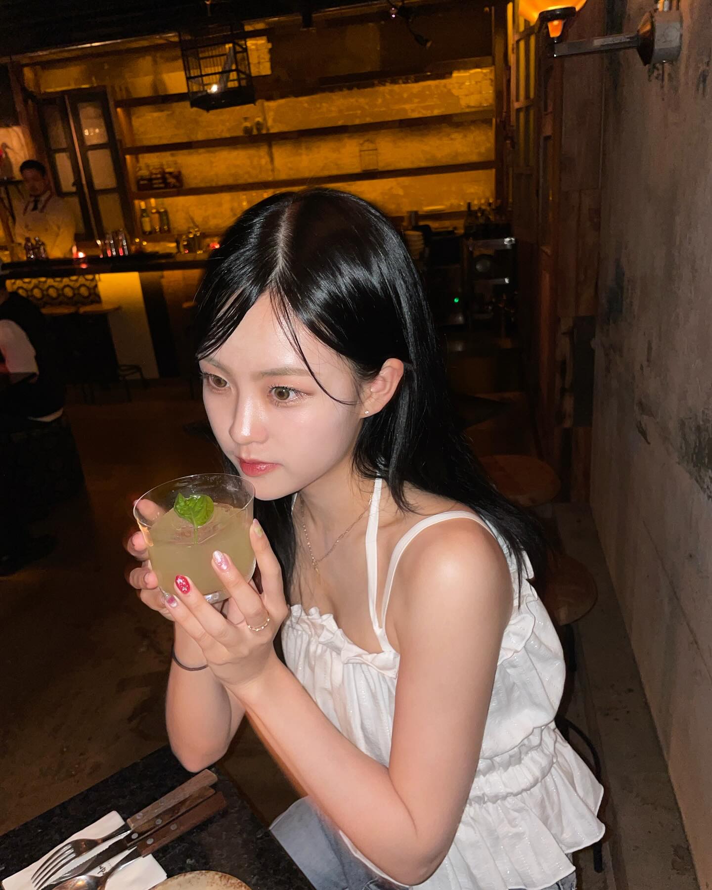 칵테일 한 잔의 여유를 아응