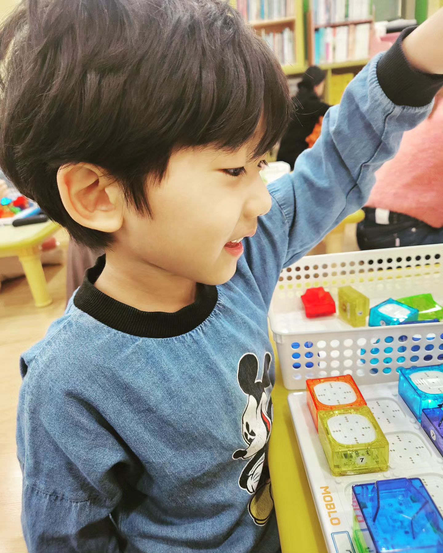 오늘은 후야 부모참여수업🥰

세상 신나하면서 수업하는 모습을 하나하나 보여주니까 언제 이렇게 컸지 하는 뿌듯함, 대견함 가-득❣️

#부모참여수업 #어린이집생활 #삼남매육아 #아들맘 #아들스타그램 #일상스타그램