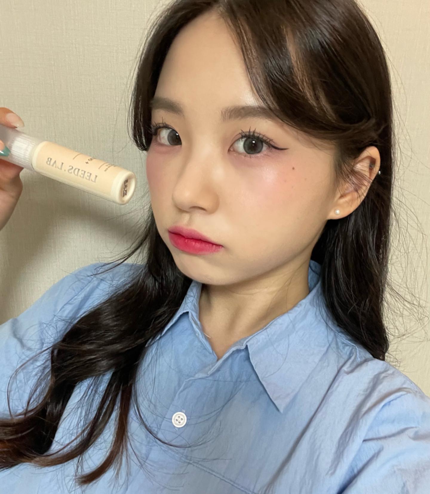 #협찬
#이민정비타민 으로 유명한 #리즈랩바이알이뮨플러스 가 업그레이드 되어 돌아왔어요😎

#리즈랩성분 이 기존 19종 영양소보다 비타민B2, 비타민B12, 마그네슘이 추가되어 총 22종 영양소 함유>_< 기존 버전도 원래 섭취 중이었는데 너무 좋잖아요오...❣️
크기는 그대로! 영양소는 +++!!

액상비타민은 달달한 망고맛이라 물 없이도 섭취 가능하고 무엇보다 하루 한병으로 간편하게 하루 영양소를 다 채울 수 있어요🥹💜
패키지도 고급스러운 톤온톤 디자인이라 선물용으로 강추👊🏻

#리즈랩 #바이알이뮨플러스 #국내최초 #국내최다 #이민정 #골프비타민 #골프필수템 #라운딩필수템 #골프선물 #운동비타민 #올인원비타민 #종합비타민 #비타민추천 #프리미엄비타민 #면역력영양제 #멀티비타민 #멀티비타민추천 #건강기능식품추천 #비타민선물