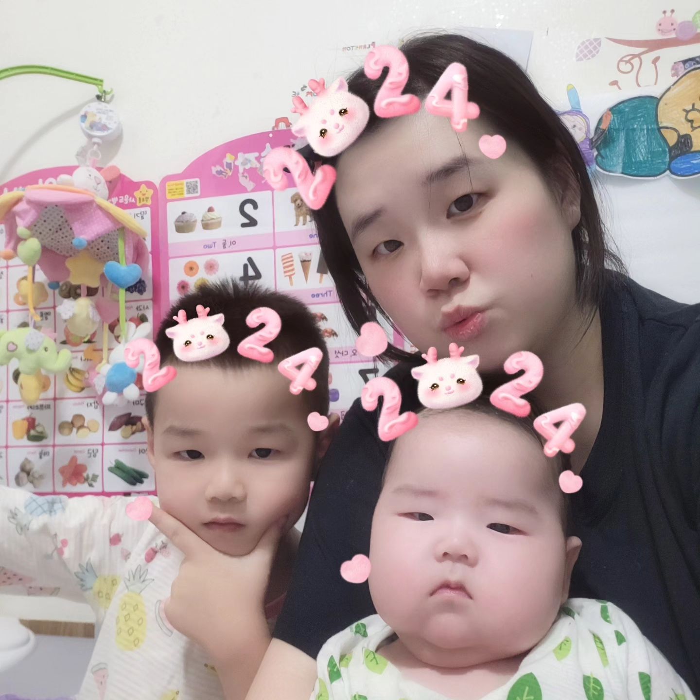 #박경원💕 #박서원💕 
내새꾸들♡♡
얼른감기이겨버리자!!!!
담엔 아빠도 같이찍어버리자!!!