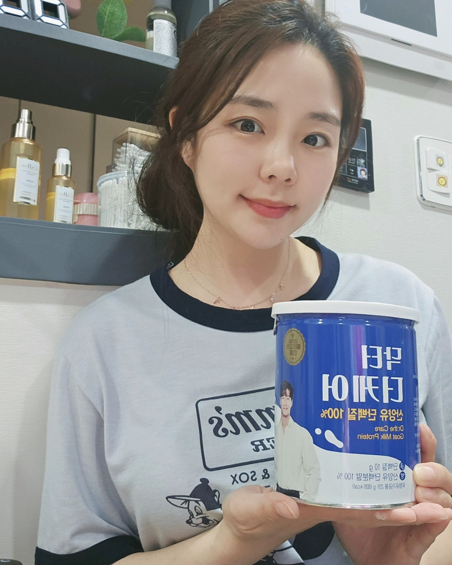 ⚘️닥터더케어 산양유 단백질 분말 100%⚘️

퀄리고트 인증, 네덜란드산 순수 100% 산양유‼️
첨가물 NO‼️
유당불내증인 분도 소화가 잘되는 산양유‼️
1스푼에 단백질 10g 섭취‼️

다른 단백질을 먹었을때는 분유맛같은게
강하게 났는데 분유맛은 거의 안났구요~
달지 않고 담백하고 부드러운 맛이에요~

첨가물이 없어 그런지 조금 심심한맛인데
우유나 두유에 마시면 더 맛있을 것 같고,
찬물에도 완전 잘 풀린답니당^-^

https://smartstore.naver.com/drthecare/products/10107768451
.
.
.
.
.
.
#산양유#닥터더케어#산양유단백질#산양유단백질분말#산양유단백질추천#단백질#단백질분말#단백질추천#소화가편한단백질#소화가잘되는단백질#퀄리고트인증단백질