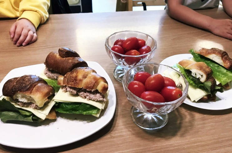 [크럼] 소금빵 생지 홈베이킹으로 맛있는 샌드위치 만드는 법!