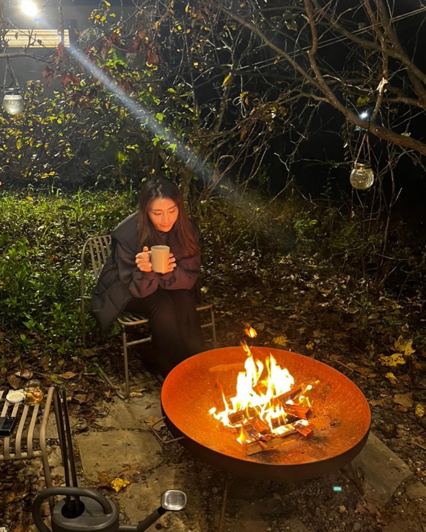 #스테이소꿉 🏡
오랜만에 #불멍🔥 할 수 있어서 너무 좋았던 숙소!

불멍존 분위기도 좋고, 장작이랑 토치랑 다 준비해줌!
불멍끝나고 고구마 구워먹을까 생각했지만
바베큐하고나서 배부르니까 마시멜로만 꾸워먹음😋
#기가마시멜로우 역시 최고!

오로라 가루랑 블루투스 스피커 챙겨서
오랜만에 #불멍감성 제대로 즐겼던 가을 밤🍂
2023.10.29.SUN
.
.
.
#광주근교 #광주근교여행 #광주근교펜션 #전북 #순창 #순창숙소 #순창펜션 #순창커플펜션 #담양근교 #담양근교펜션 #담양숙소 #담양펜션 #결혼1주년여행 #불멍가능한숙소
#데일리_분홍👫