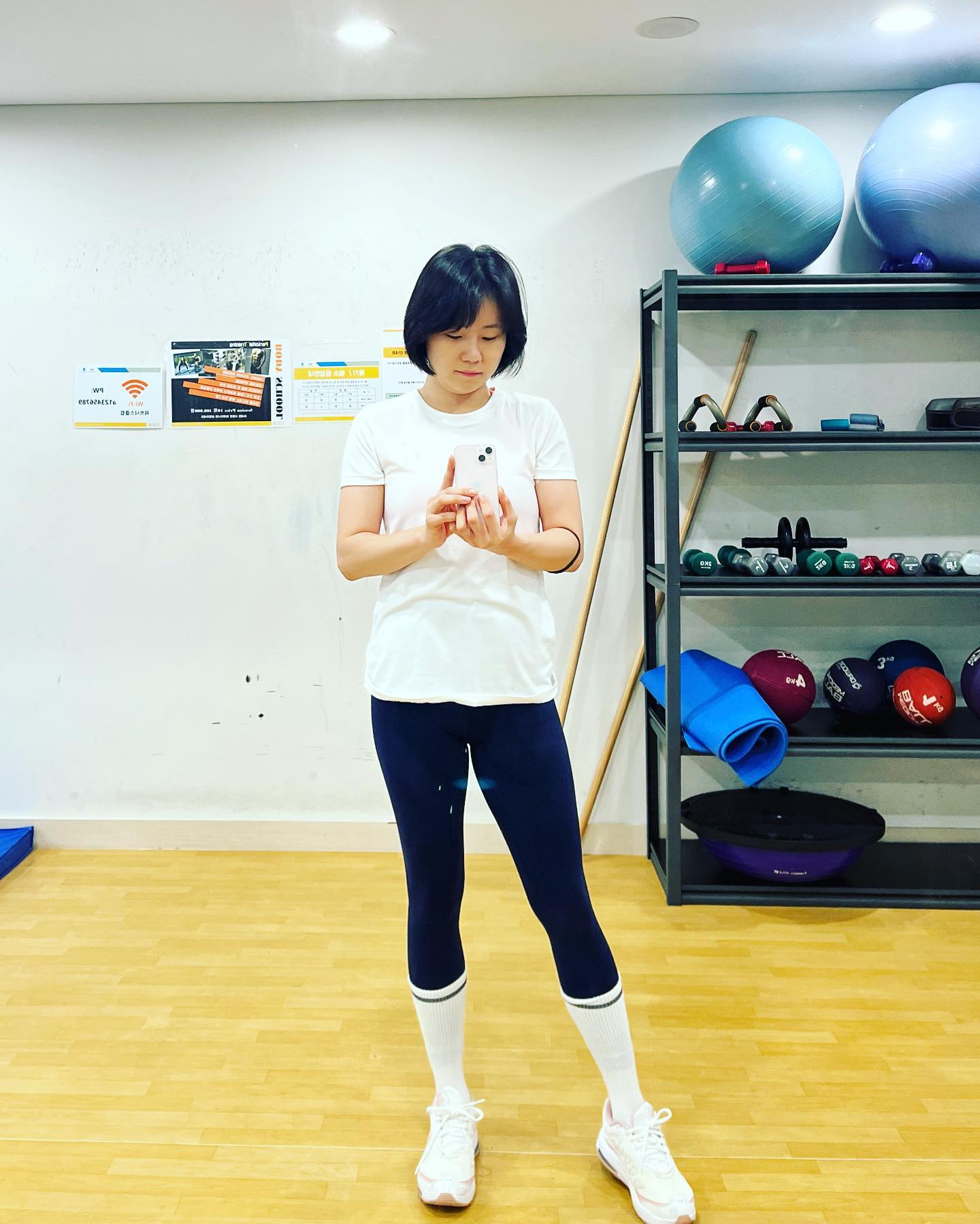 #오운완 #운동1일차

AM 6:10~6:55

스트레칭
스쿼트 머신빈봉 10회*5set
레그컬 5kg 13회*2set
런닝머신 스피드5(2분)-7(2분)-6(1분)-9(2분)-6(1분)-10(3분)-5(1분)

💬 했다는 것이 뿌듯하다.

#직장인운동 #새벽운동 #헬스 #여자직장인헬스 
#룰루레몽 #lululemon #언더아머 #underarmour