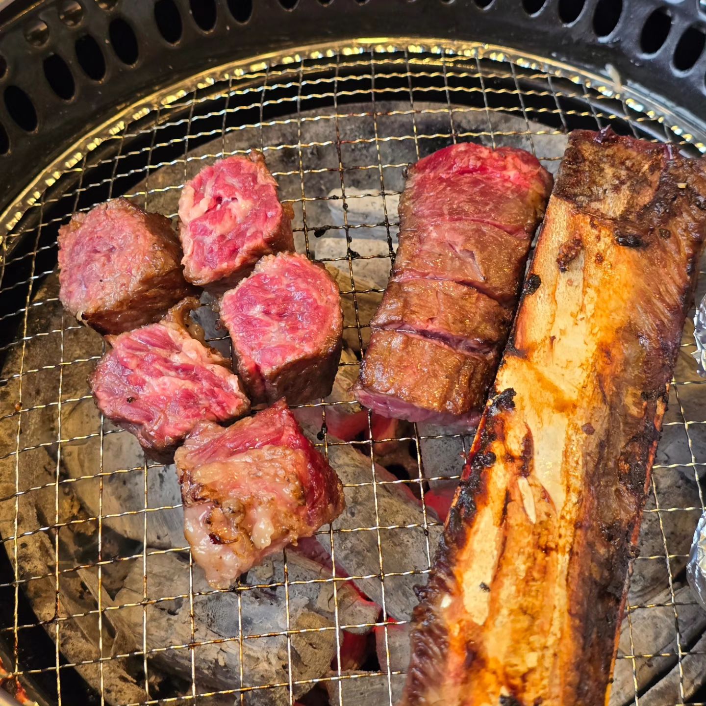 #우대갈비

꽤 맛이 좋았던
#설화생갈비 완전 맘에 들었던 곳.
고기 먹으면 냉면이 무료라서 더 좋았음 ^^

#인천시청고기집
#설화생갈비인천시청점
#인천시청갈비
#인천기청소고기
#인천시청맛집