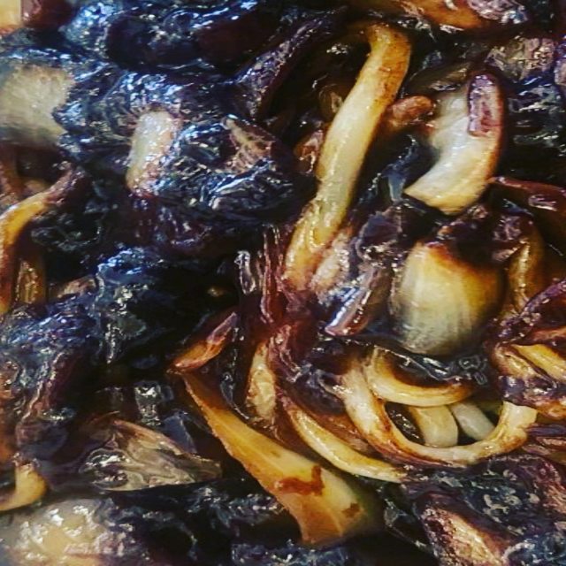 [최고집손짜장]

맛집이라고해서 찾아간 최고집손짜장
손님이 많더라...
짜장면은 맛있었는데 서비스는 좀 별로
그래도 집근처니 짜장면 먹고 싶을때 찾아갈듯!

#수지구청맛집 #수지맛집 #최고집손짜장