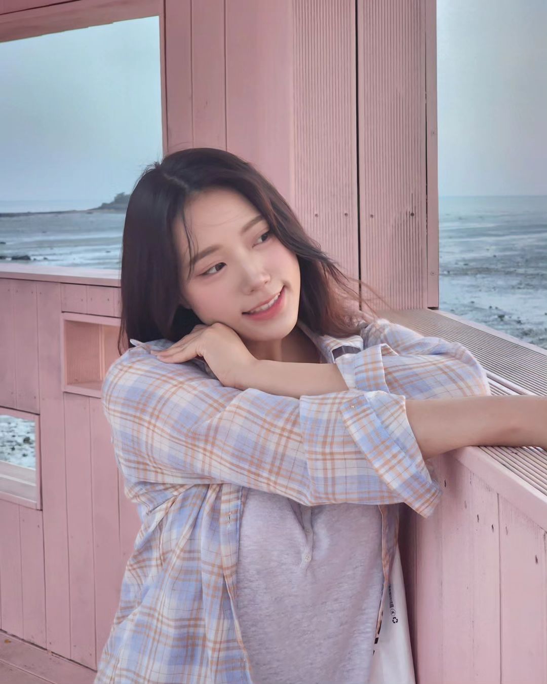 리미 [ 웰니스 인플루언서 | Wellness influencer] on Instagram: "#review #협찬 #ad #티블레스 ❝ 방금 씻고 나왔냐고? 로션발랐어 😏❞ 💜 세이지 앰버 퍼플티 ▫️클라리 세이지 허브향 내가 가장 좋