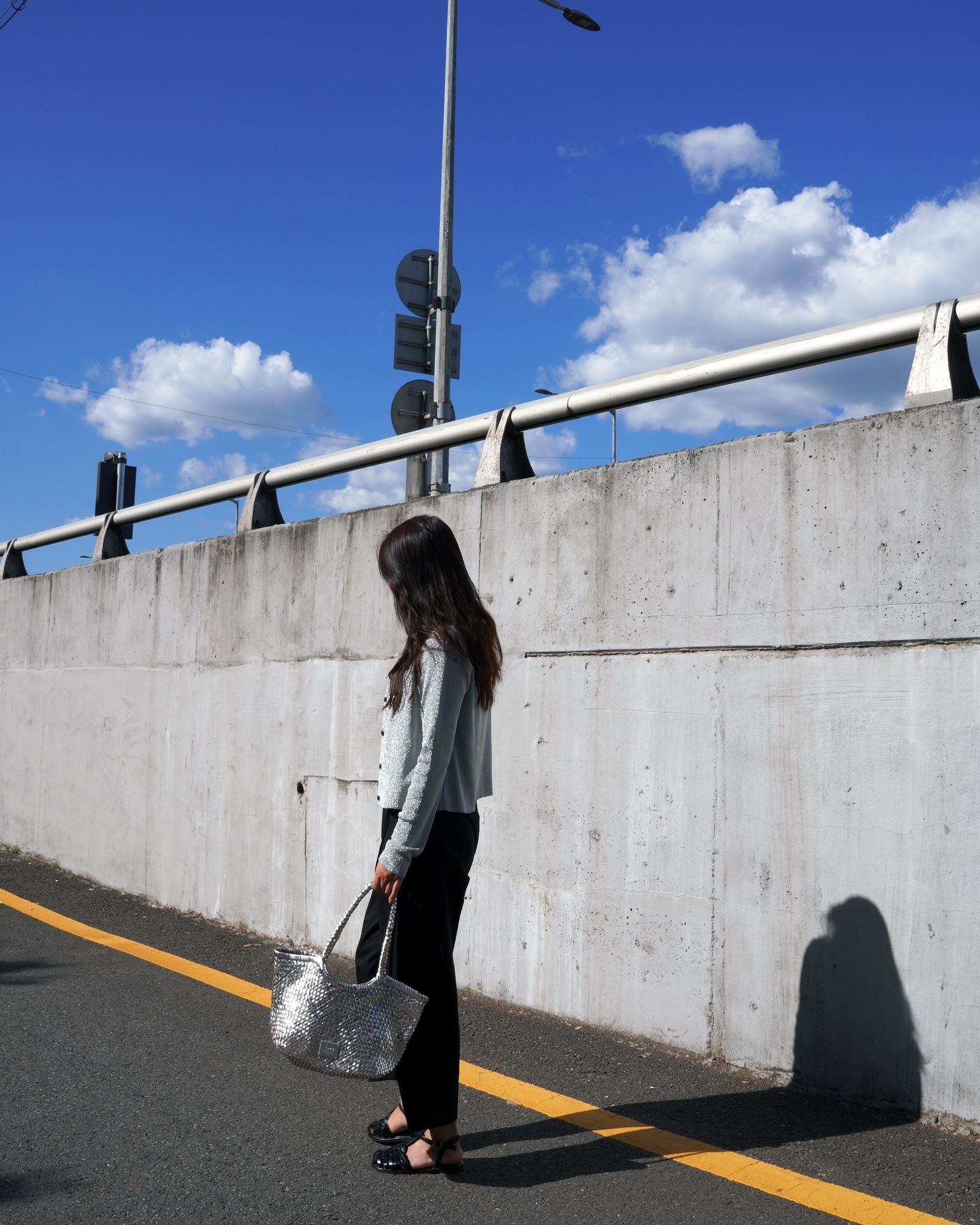 진짜 오늘 히늘 거짓말!
반해버렸어💛

반짝이 좋아하는 나 오늘 올실버로😍

bag tesoro_h 

#데일리그램 #ootd #가방 #우븐백