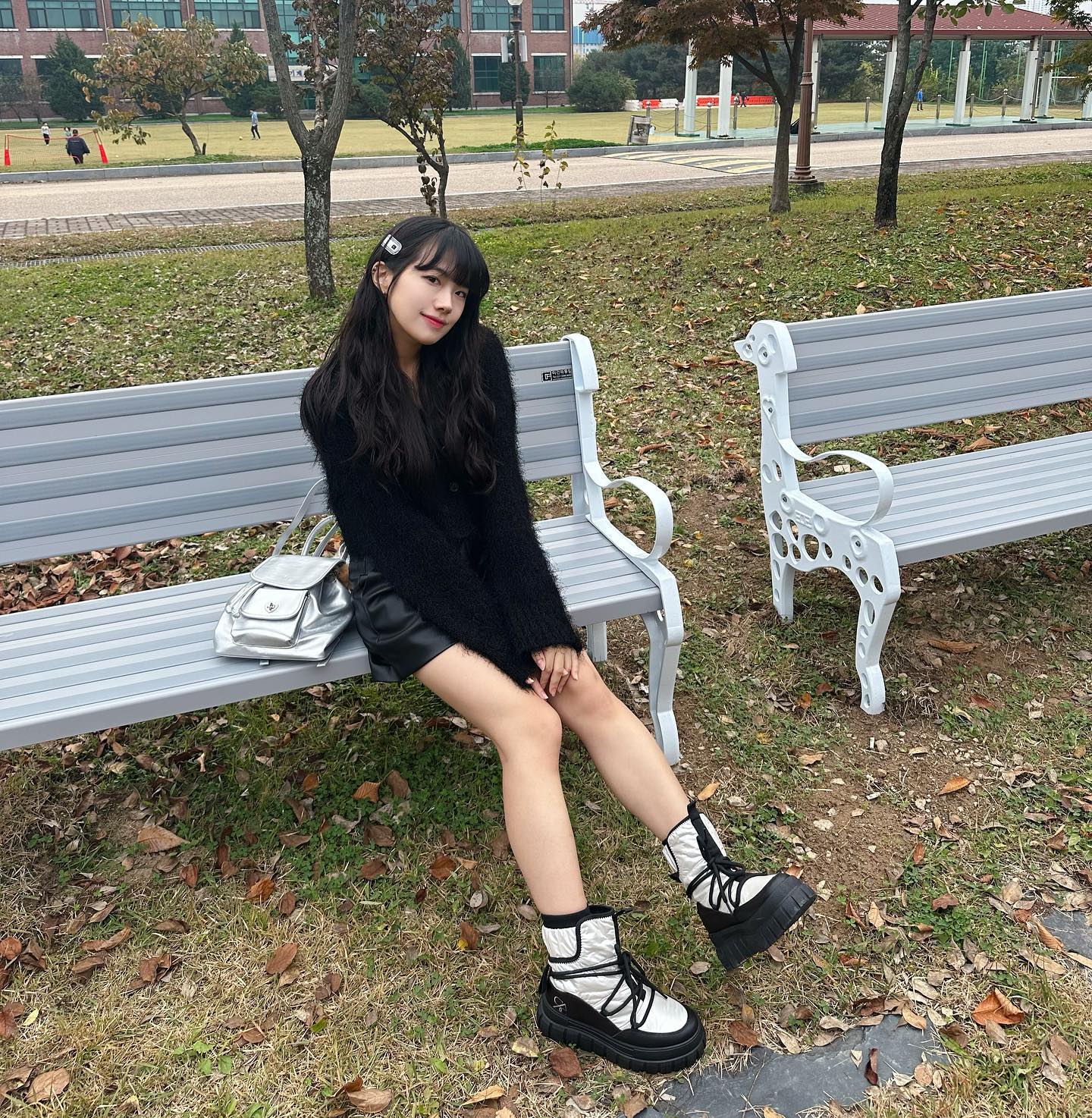 #광고 솔트앤초콜릿 신상 신고 나들이🍀
겨울대비로 패딩신발 겟했는데 안에기모라 따뜻하고 디자인 완전 독보적임 ㅠ.ㅠ 역시 믿고사는 솔트앤초콜릿🖤
-
-
-
-
 #솔트앤초콜릿 #saltandchocolate #편한신발 #여자신발 #신발추천 #여자신발브랜드 #윈터부츠 #겨울코디 #패딩부츠 #패딩부츠코디 #겨울신발추천 #패션코디 #패션계정 #좋반 #수원 #ulzzang #ootd #wiwt