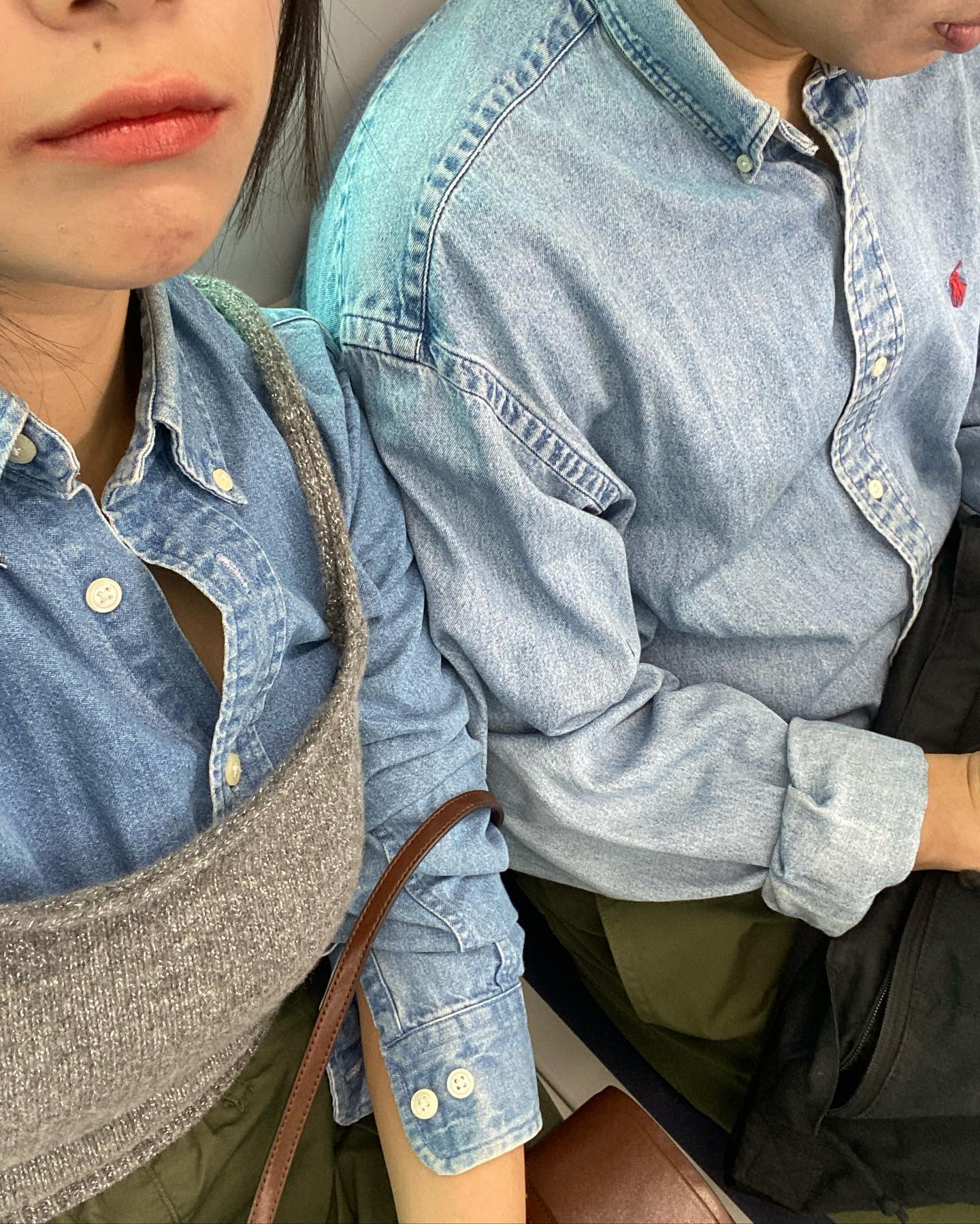 꿍시렁대면서 다해줌 jpg.
아침일찍나가는분 코디해서 내보내고 
두시간뒤 나도 그대로 똑같이 입고 나옴🙏
그는 의도치 않았던 #시밀러룩 

미리말하면 같이 안입어줄거같아서jpg.