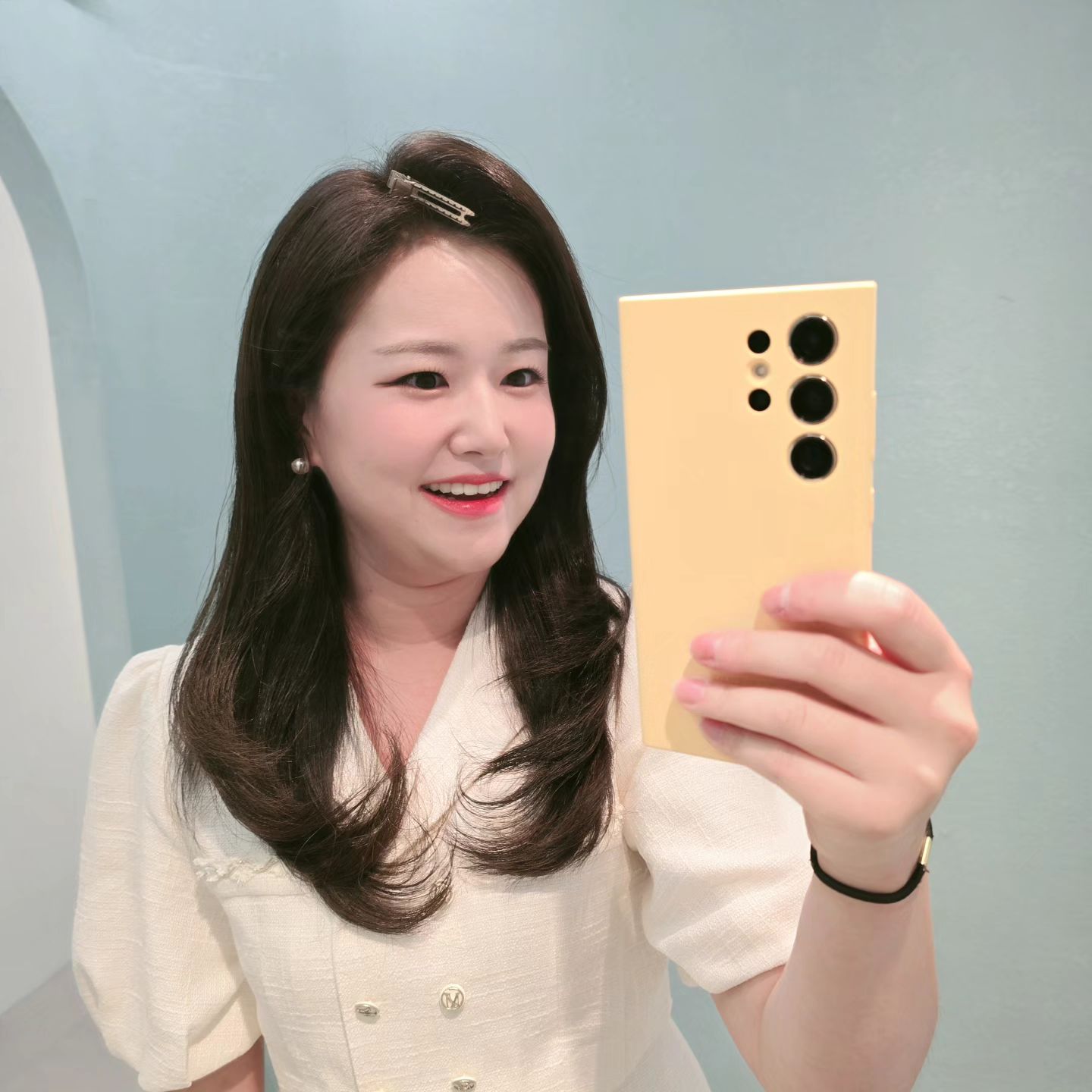 2024 6월 월간아람다움
.
2024년의 반이 지났어요
진짜 이제 남은 반을 어떻게 보낼지에 대해서
정말 잘 생각해봐야할 때에요
.
상반기의 계획과 일들을 돌아볼 때
아쉬움도 많이 남는걸보면 더 열심히 할 수 있는데
더 못한거같다는 생각도 들어요.
대학원을 다니면서 일한 첫번째학기였고
이사에 전국을 돌면서 일했고
또 시스템을 위해 또 열심히 머리를 부여잡았어요
.
6월에는 아람다움의 어쩌다나다움 방송인 특강도
진행하면서 해보고 싶었던 강의도 완성했어요
하지만 만족을 완전히 하기에는 아직 이르다는!!!!!
6월에 시스템은 반의반까지만 완성된느낌이라 7월까지는 
주말을 좀 더 투자해서 저의 시스템을 더 갖출 수 있도록
혼자 또 사부작사부작 꾸준하게 해보려고해요.
.
여러분들의 하반기에 또 도움을 드릴 수 있는 
아람다움의 7월 99특강도 곧 알려드릴께요!!
.
✅️월간아람다움 6월 
.
💗행사MC, 방송
시흥청년스테이션 청년 강사 퍼스널브랜딩 교육
용산여성인력개발센터 창업토크 콘서트 MC
청사포 바다클래식 음악회 아나운서
아나운서 결혼식 사회자 진행
비비수산 라이브커머스 
.
‼️아람다움 특강
어쩌다나다움 방송인 99특강 진행 
.
📝SNS마케팅, 숏폼, 블로그, 인스타그램 교육
인천부평구평생학습관 인스타그램 교육 3회차
한국건강가정진흥원 숏폼 강의
분당정자청소년 수련관 SNS마케팅 교육
포인블랙 VOD AI를 활용한 SNS마케팅 교육
고양특례시육아종합지원센터 숏폼 제작 교육
순천시 공무원 SNS, 디지털마케팅 트렌드 교육
ESG IDEA UCC 영상 제작 교육
.
💡역량강화교육
경기도 소방학교 소방안전강사 게이미피케이션, 교수기법 교육
김해진로교육센터 진로멘토 역량강화연수
산림조합중앙회 임직원 역량강화 교육(고객만족)
부산소방학교 스트레스 관리 교육
.
#월간아람다움 #202406 #아람다움 #아람다움대표 #블로그강사 #sns마케팅강사 #정아람강사 #숏폼강사