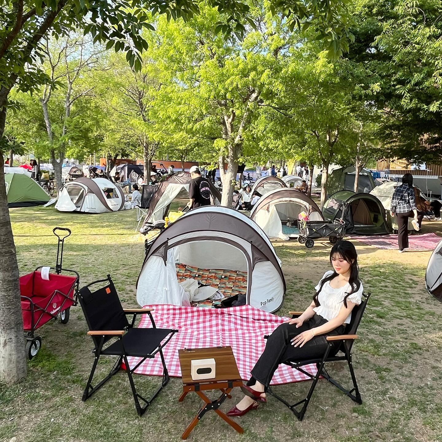 #인생텐트 뚝유한강공원 가는 사람 주목! 뚝섬 텐트존 1분거리에 위치한 텐트 대여샵🏕️🩵

🤍뚝섬 텐트존 최단 거리에 위치한
피크닉,텐트용품 대여샵인 인생텐트!!!
다들 바로 저장필수🌷

🤍텐트 대여해본 사람들 다 알다시피
끌고가는거 은근 무거워서 거리가 젤 중요하자나,,,
텐트존에서 젤 가까워서 완전 추천!

🤍심지어 뚝섬배달존으로 배달도 가능해서
편하게 한강 피크닉하기에 짱짱🥹
다들 꼭 이용해보시기,,🩵

🤍대여샵 자체도 넘 이쁘고,
조명, 블투스피커, 담요 등등 없는 게 없음
그리고 가격가지 저렴해서 부담없이 피크닉 즐길 수 있을듯

🤍한 번에 대여해서 간편하게 한강 나들이 가자구!!

📍위치 : 서울 광진구 자양번영로1길 22 뚝섬텐트대여 인생텐트

lifetime_tent 

#협찬 #lifetime_tent#뚝섬인생텐트#인생텐트#뚝섬피크닉#한강#뚝섬한강공원#뚝섬유원지 #뚝섬유원지역 #뚝유 #한강피크닉 #한강공원 #한강데이트 #뚝섬역 

이 글은 리뷰노트를 통하여 본 업체에서 제품 또는 서비스를 제공받아 작성한 글 입니다.