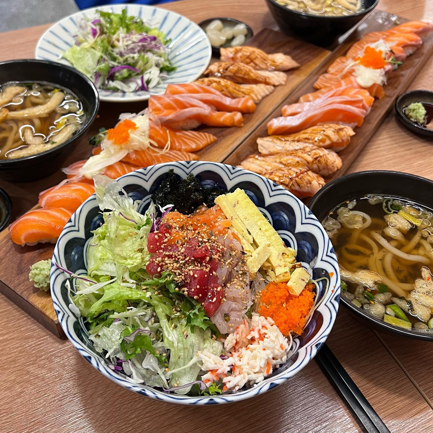 말로만 듣던 도케루 드디어 다녀왔어요!🧡
분위기도 괜찮고, 스시도 너무 맛있더라구요. 가까운곳에 스시맛집 있었다니…😝 스시 먹고 싶을땐 멀리가지 않고 도케루로 달려가야겠어요.

#연경동맛집#도케루