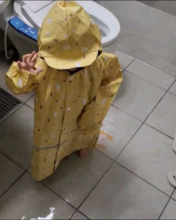 #첫줄

#하엘이너무귀엽다

#비맞으니얼음

#우비하엘이