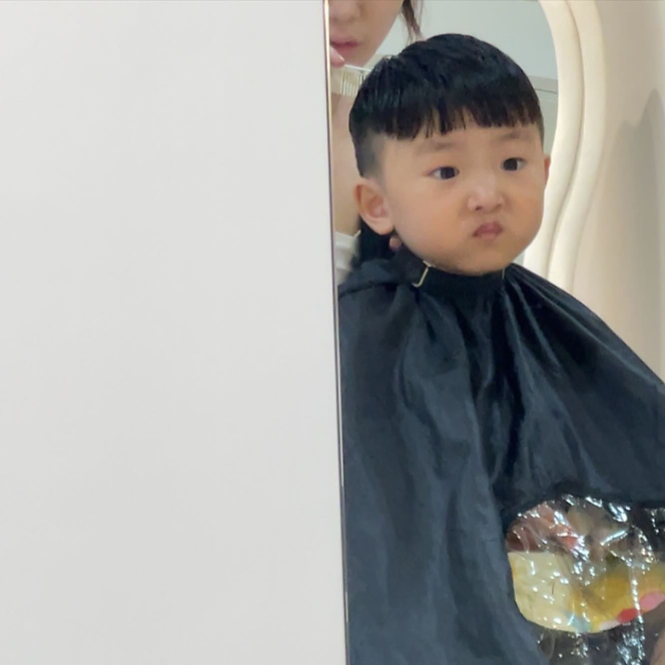 뭔표정임ㅋㅋㅋ🪞✂️