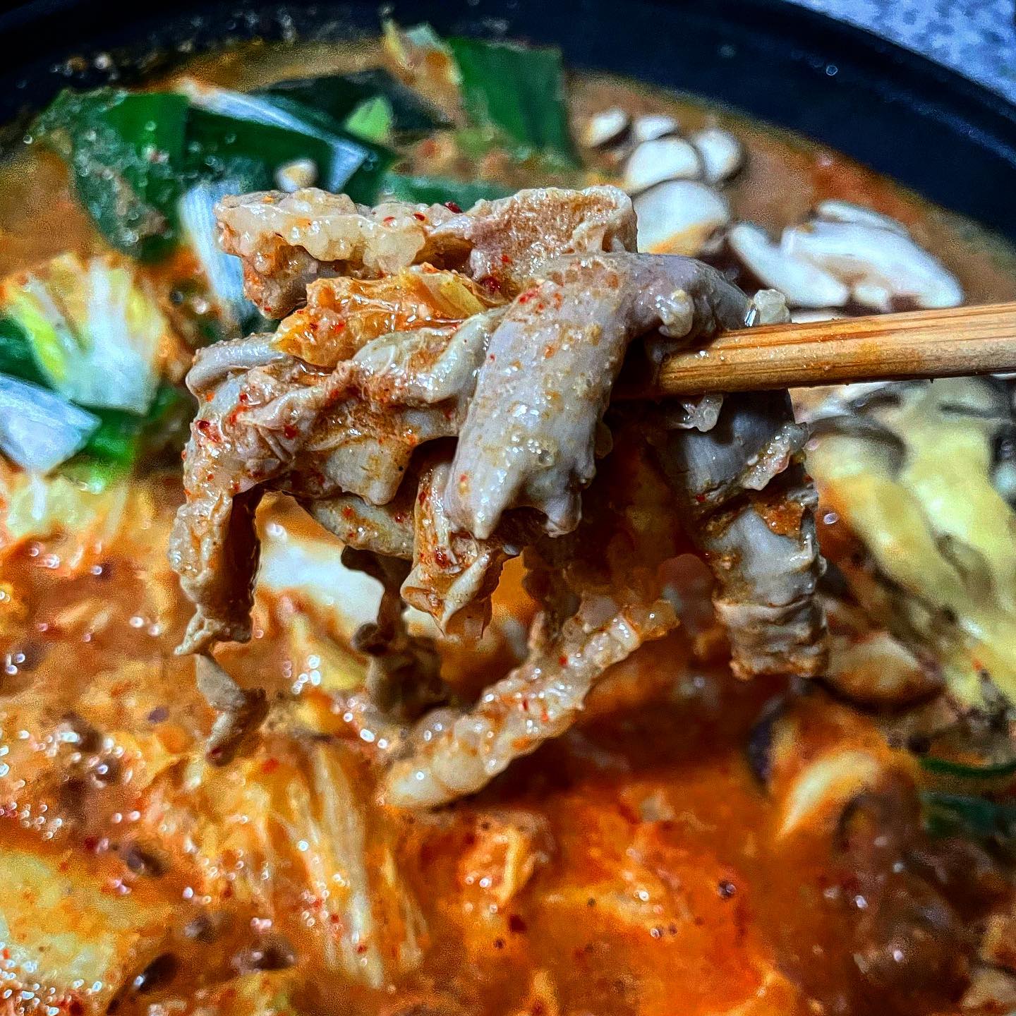 #협찬 글라이드, 청담해정 한우곱창전골

믿먹 간편식 맛집 글라이드에서 청담동 곱창전골 맛집 ‘청담해정’과 콜라보하여 한우곱창전골 밀키트를 런칭하였어요! 최상급 구이용 100% 한우곱창만을 사용하여 차원이다른 곱창전골 퀄리티로 매장에서는 6만원대의 음식을 똑같은맛과 좋은품질로 집에서 더 저렴하게 먹을수 있어요.

포장도 어찌나 고급스럽고 이쁘던지 선물용으로 좋고, 캠핑이나 야외 펜션 놀러갈때도 간편한 밀키트가 요즘 대세잖아요 👍🏻
오늘같이 우중충한날 한우곱창전골에 소주한잔 던지면 끝난다끝나!

#글라이드 #청담해정 #글라이드x청담해정 #곱창전골 #곱창전골맛집