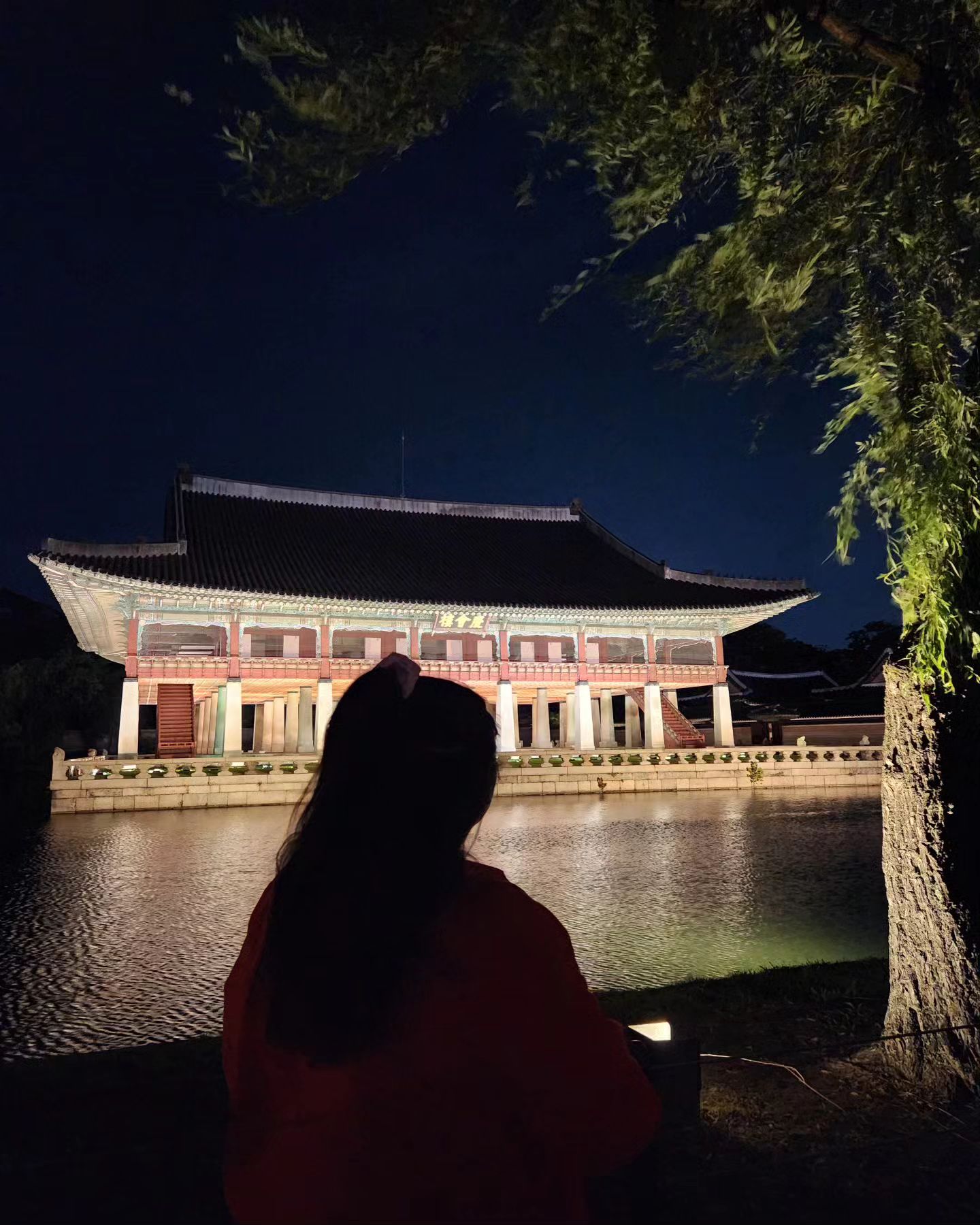 경복궁 야간개장 티켓팅이 성공했답니다!!
요즘 날씨도 좋아서 엄청 구경하기 좋아요!!
간김에 Korea Magnet 도 하나 사고!

다음엔 도슨트 있는 날 또 와봐야겠어요!