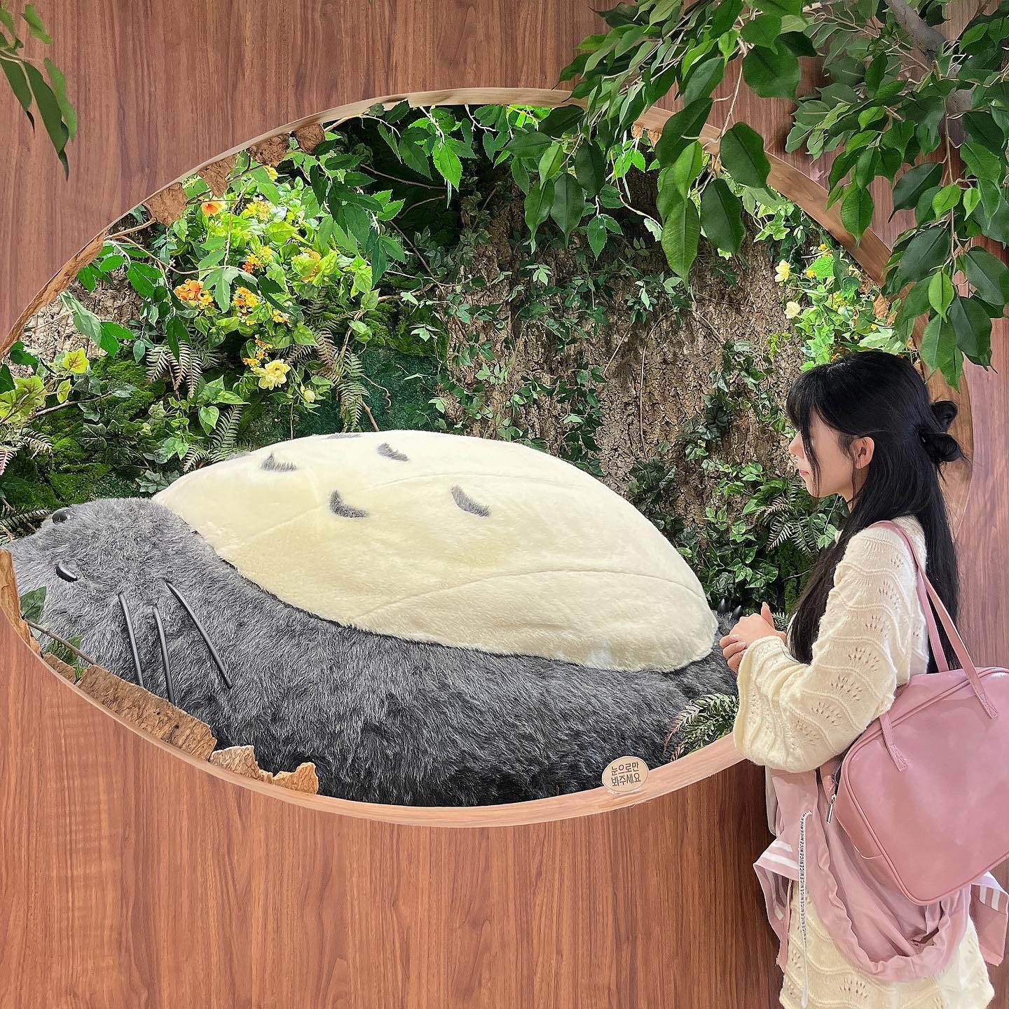 도토리숲 지브리 스토어🌳
📍수원역 AK 5층

커다란 토토로! 너무 귀여워서 배 만져버리고 싶은 충동 올라와!
ㅋᩚㅋᩚㅋᩚ

용산점도 가보고싶다.🤭

나 이번에도 랜덤피규어 못 참음~
