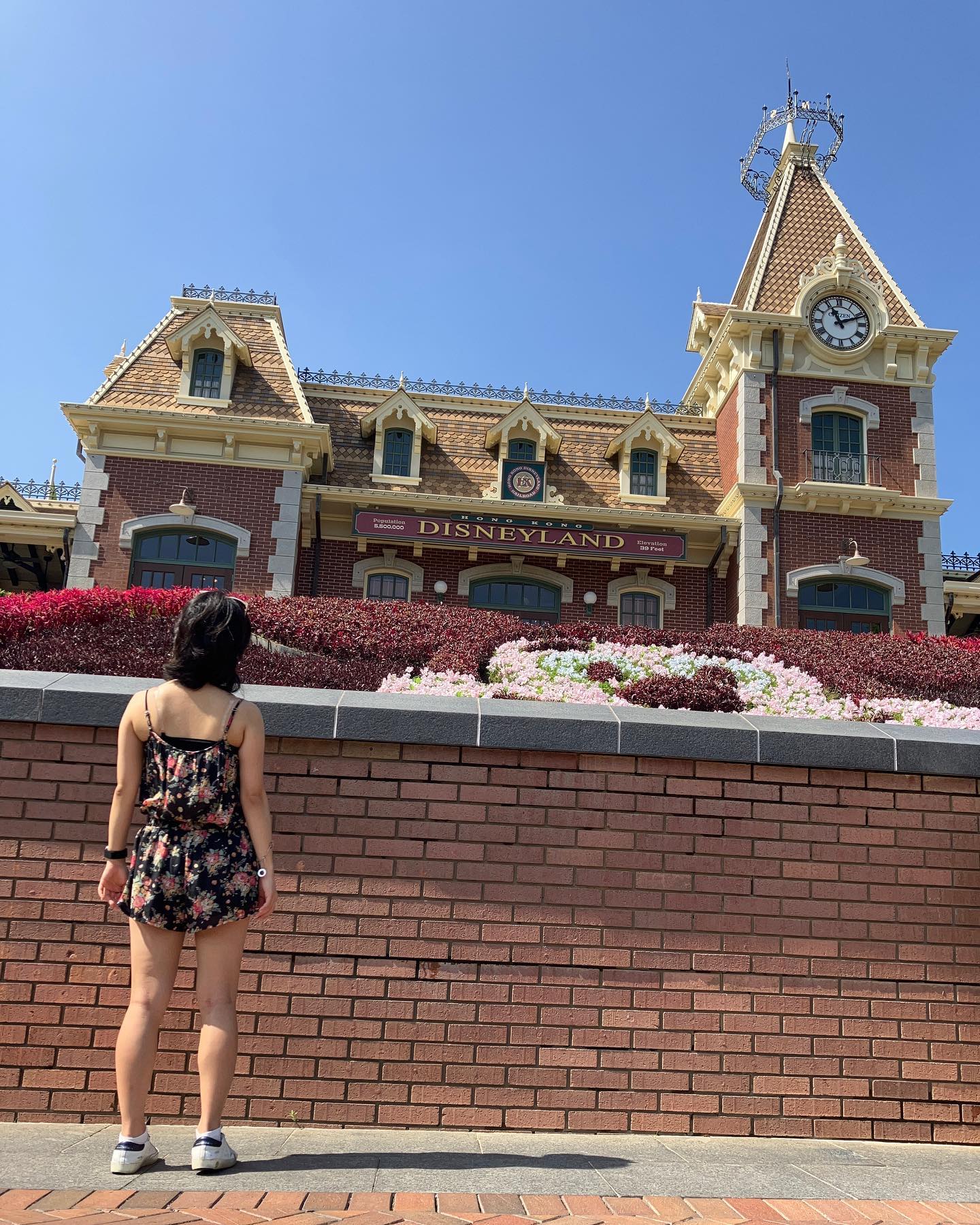 Hongkong Day 3 🇭🇰🎈🎟️

#hongkong #hongkongtrip #singlerider #disneyland #disneylandhongkong