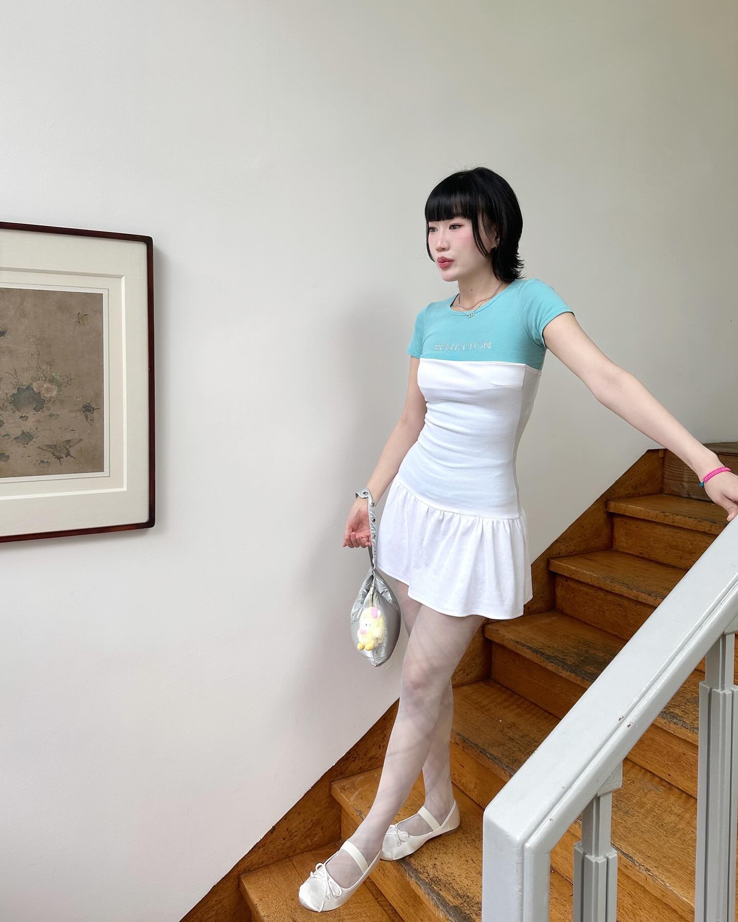 #gift 자연광에서 사진 찍을 때마다 인디언주름 잘 보여서 짜증 나지만 liveinmoss.kr 스타킹 신어서 행복했어요(?)🩵