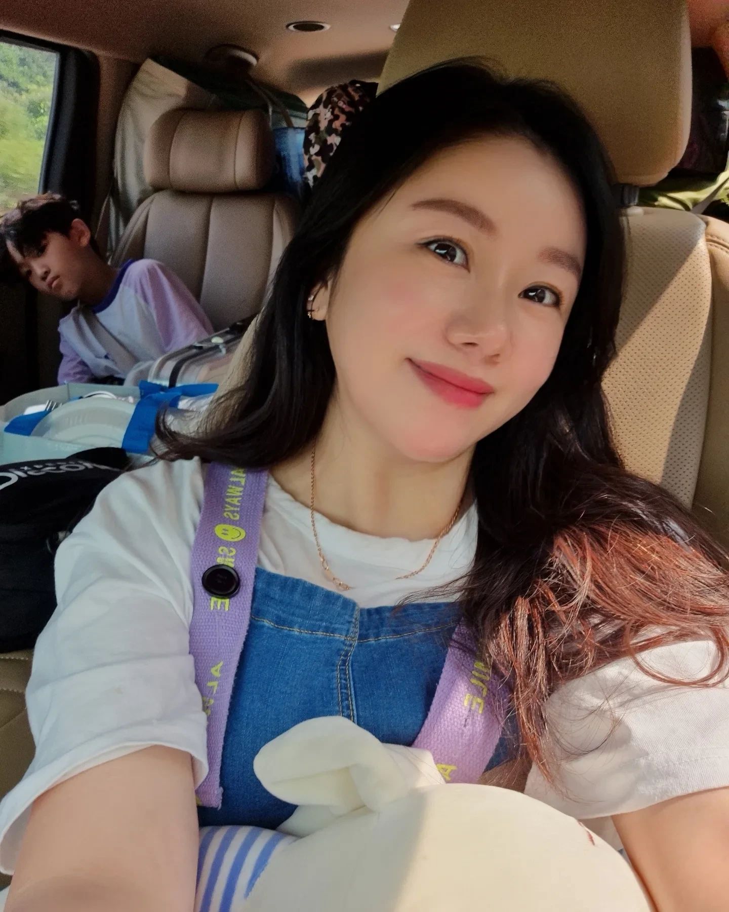 오늘은 양평으로 떠납니다~🚗

언니네 가는건 아니고요🤭
유명산 근처 캠핑장 가요🤗.

아침 일찍부터 출발했는데~ 
차가 많이 막히네요😅

이번 주말도 씬나게~😁🎶🎵

인님들도♡
즐거운 주말보내세요🥰

#양평여행 #양평캠핑장 #유명산
#유명산계곡 #유명산캠핑장