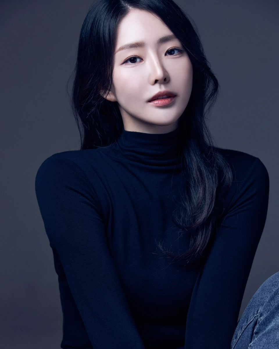 -
너무 만족스러웠던 이번 프로필
진짜 딱 내가 원하던 스타일💕💕

photo by. junh_photo 

헤메,촬영,결과물까지
오늘도 또 만족하고 갑니다🙇‍♀️

#스튜디오모키 #다크문 #다크문은 #다크문의신에게 #배우_프로필 #프로필스튜디오전문 #자연스런머릿결까지 #한몫했다 #프로필촬영현장 #포트폴리오 #모델_프로필