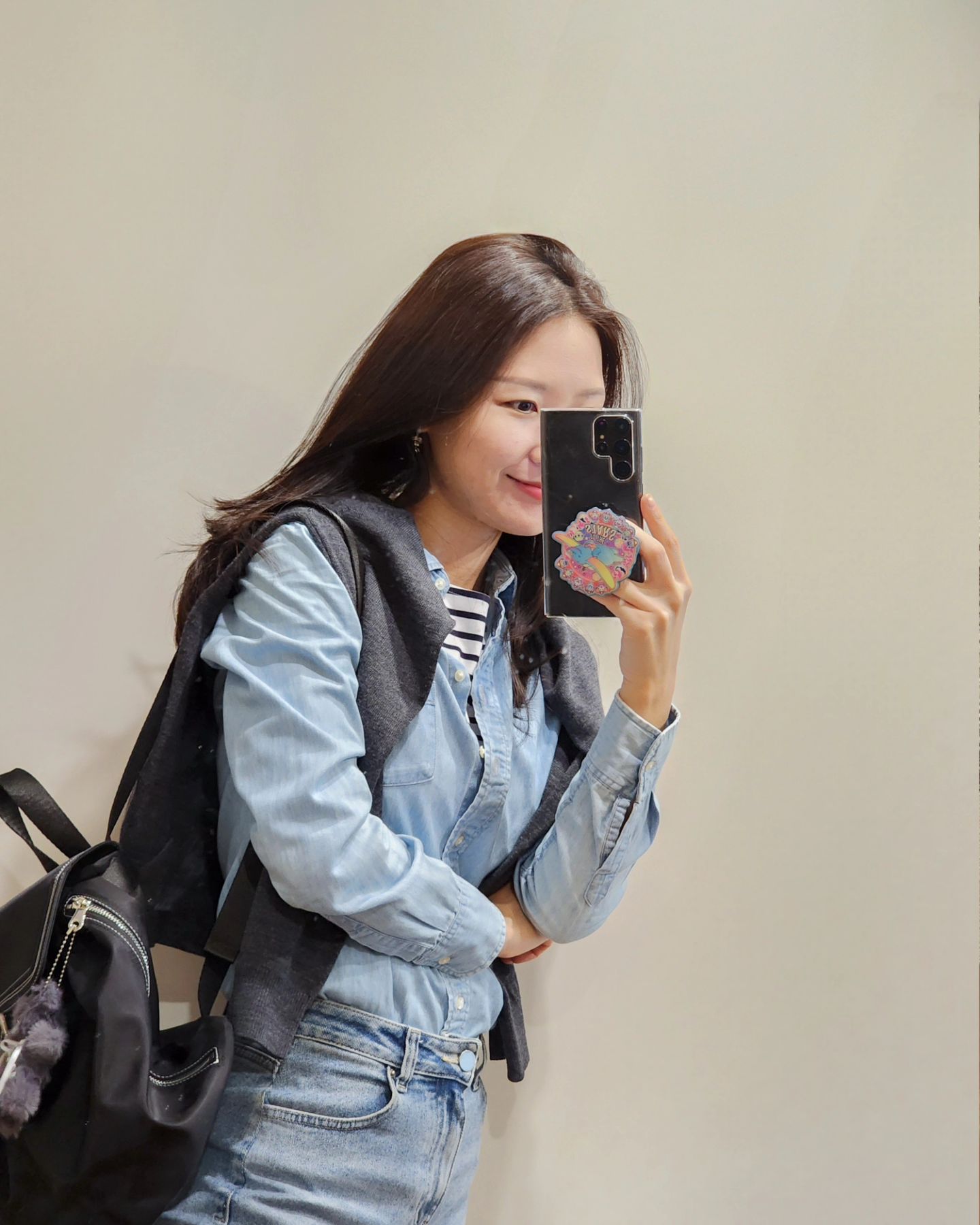 저번에 충동구매한 귀여운 키링은 여기저기 옮겨다니는 중. :)