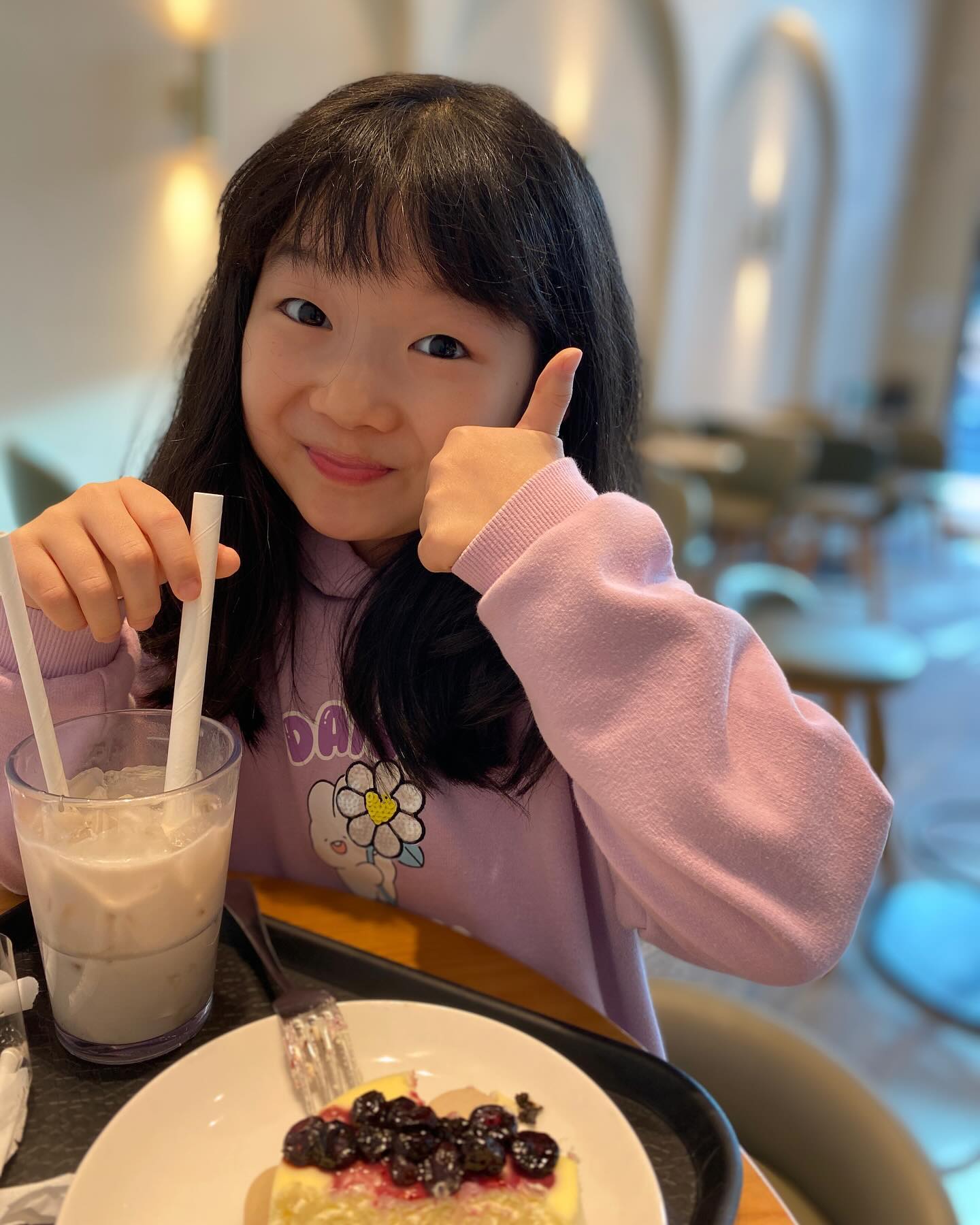-
윤우 유치원 간 사이 예담이랑 #스벅데이트 ㅋㅋㅋ
스벅 이벤트로 청룡st 용돈봉투(2매)도 받았다.
양가 부모님 설 용돈 넣어서 드려야지😊💙
