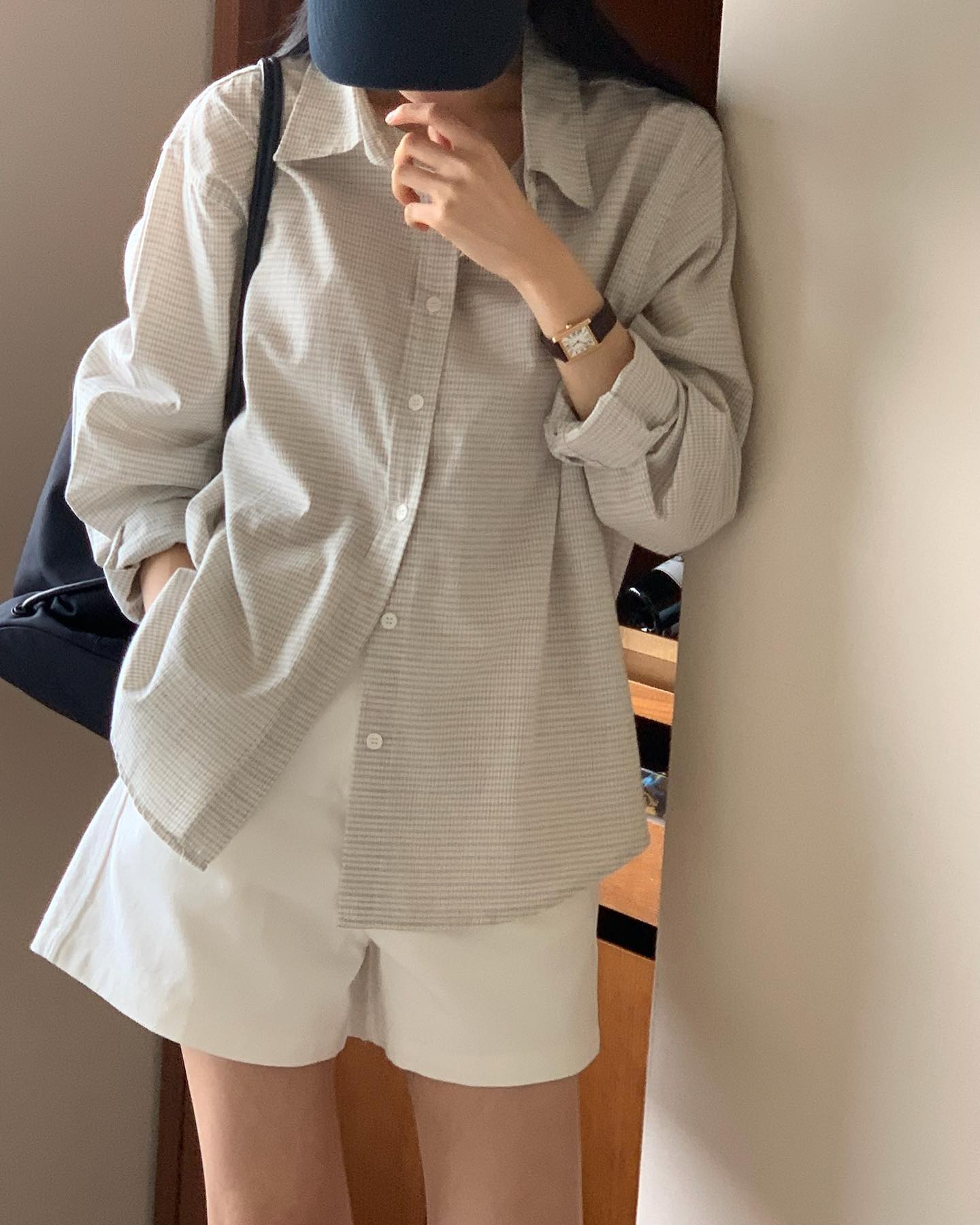 체크셔츠도 아워쥬드답게 ˚₊·—̳͟͞͞ ♥
은은한 잔체크 패턴으로 고급스러운 무드를 더한 셔츠예요 🪡
프리미엄 라인으로 지금부터 여름까지 활용하기 좋은 셔츠랍니다 🪽