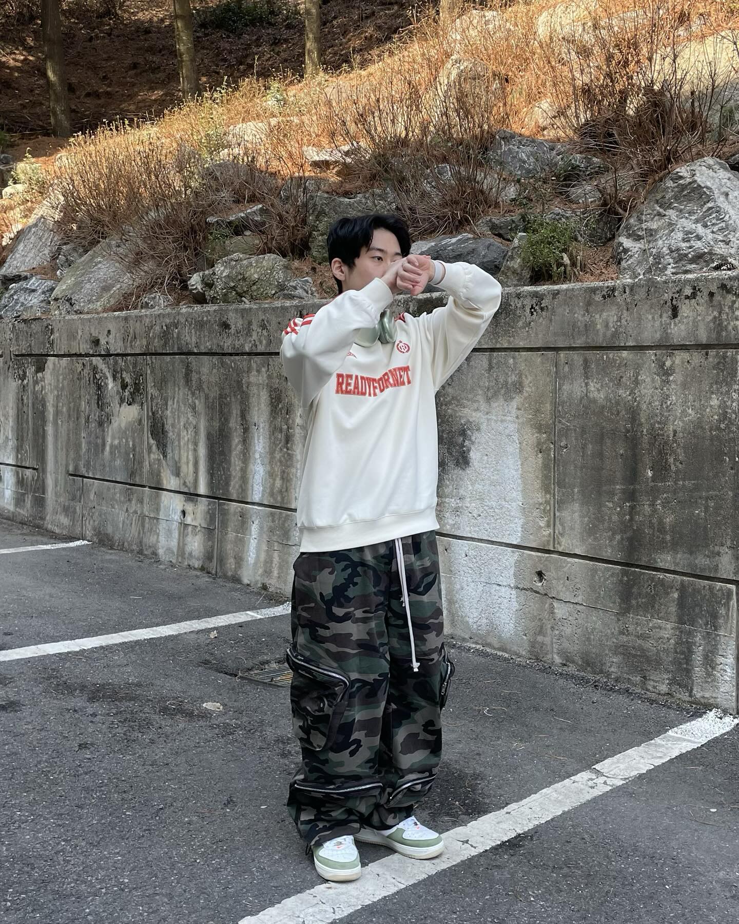 ready4next_official
스포티함이 돋보이는 레디포넥스트 맨투맨
스트릿룩도,고프코어룩도,블록코어룩 모두 활용 가능👍
#레디포넥스트 #ready4next