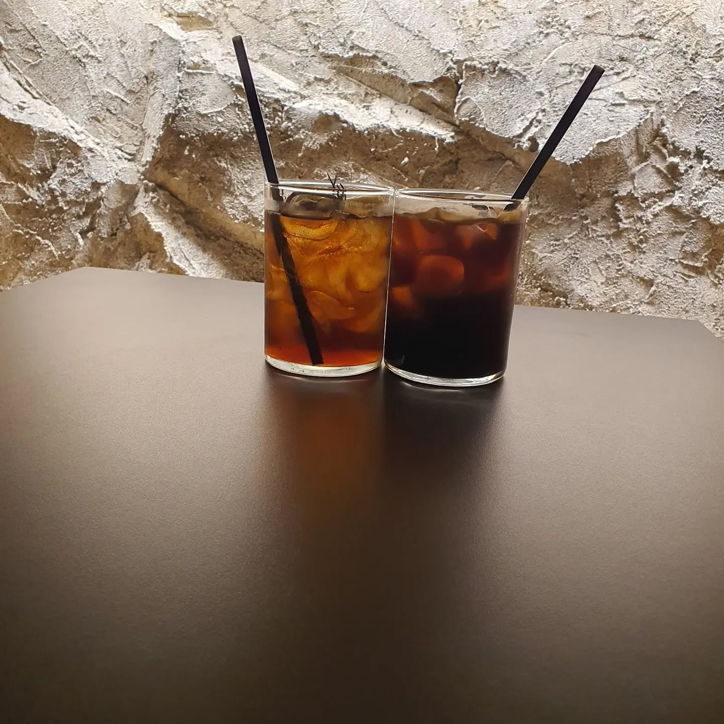 부천대다닐때 주구장창다니던 베스코 맞냐구우
카페가 아니라 고급일식집 같은 베스코
커피가 아니라 오마카세 먹어야하는 느낌인데?
언제 이렇게 리뉴얼이 된건가요?
들어가자마자 친구랑 "우와~"하면서 눈이 땡그래짐ㅋㄱㄱ
맛있는 빵도 있고 커피도 있고ㅋㅋㅋㅋ
대딩때는 촌스러웠는디ㅋㅋㅋㅋㅋ
와 너무 고급스러워졌당!

#여기도협찬아님 #부천역카페맛집 #부천역베스코