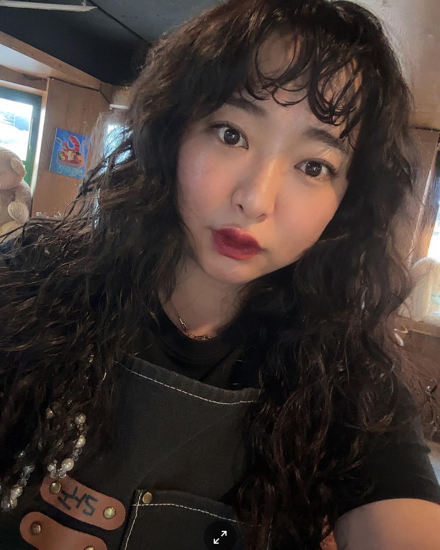 살면서 우떻게 하고싶은거 다 하겠샤 ,, 라고 생각하지만 
할 수 있는건 해도 되쟈냐 ! 언제 해보겠샤~~ #베이비펌 #히피펌
내 기억엔 3번째 ,, 내 의지론 첫번째 히피 🌵🤍