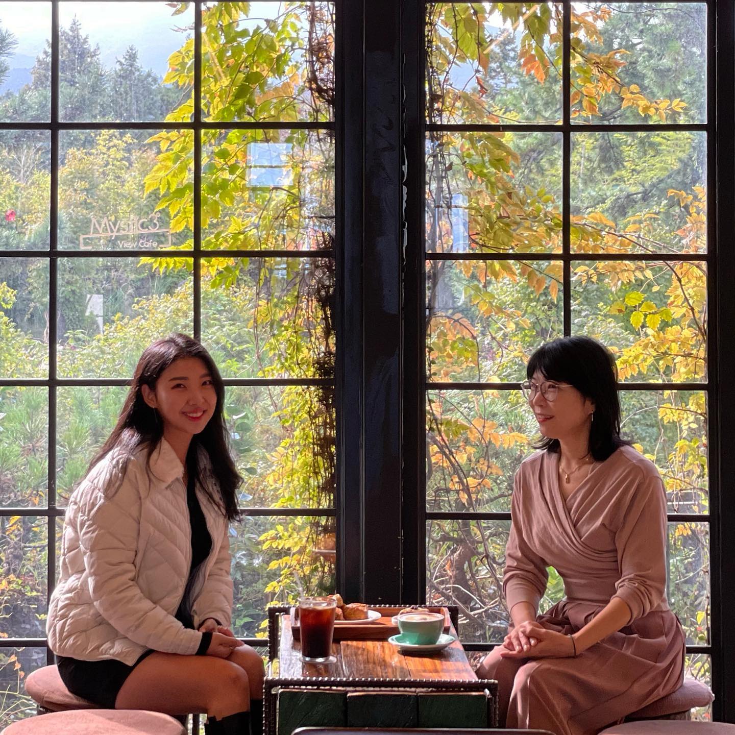 울 이쁜 마미랑 이쁜 곳에서🧡
-
올해는 꼬물을 위해 코로나 조심! 몸 조심!
내년엔 꼬물이랑 다같이 놀러가야지ㅎㅎ
-
🎄모두 메리크리스마스에오🎄