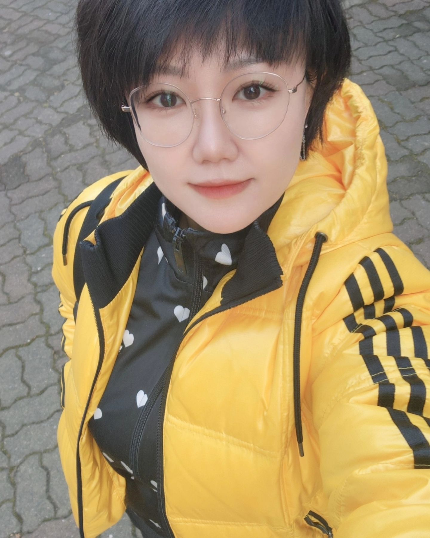 💘흔적🐾 남기긔🤗💕

🩷방학 시작이죠~~ 인형뽑기에 중독된 막내 때문에 오늘도 오락실을😅갔다가 아트박스 쇼핑 또...하구 
🩷병원<검진>도 다녀왔어요~~ 다행히 이상 없다네요🙏🏻
🩷오늘은 랑이랑 배드민턴 시작해서 무쟈게 올만에 운동 죔 했어요 흐흐~~ㅋ😁올만에하니 잼나더라구요 통통🏸손맛이 있네요🤣🤣🤣
🩷맛저하시고 굿밤 보내세요~친구님들 놀러갈게욤🫶🏻💕
.
.
#경기도맘 #40대 #일상 #셀카 #40대일상 #좋아요 #좋아요환영 #오오티디 #노랭이💛