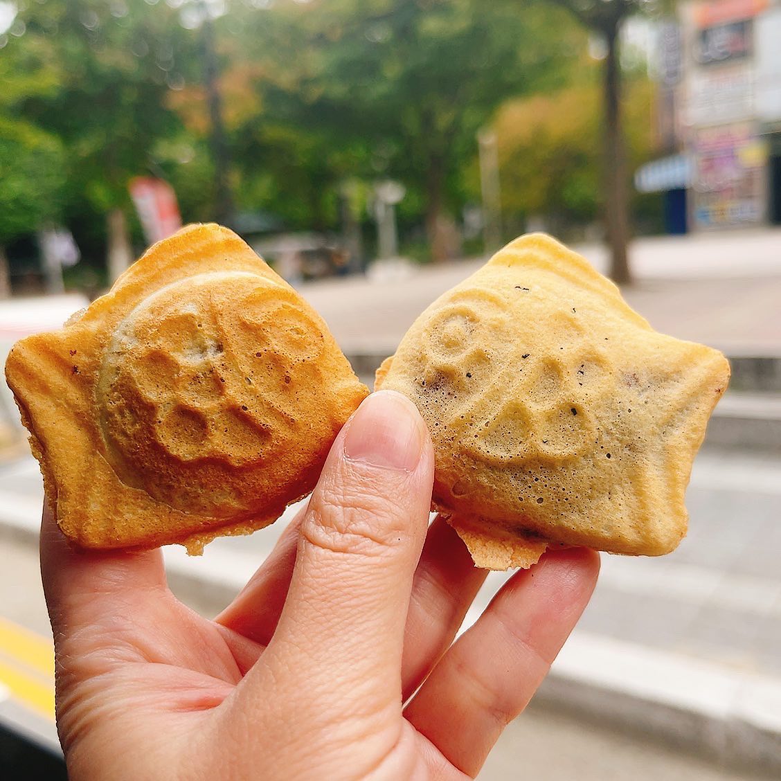 올해 첫 붕어빵!
요즘은 붕어빵 찾기 정말 힘듬!! 
근데 여기 연수구 붕어빵 진짜 괜츈!
맛있당 ! 
위치 : 연수한양2차아파트상가(메가커피옆 coco 옷가게 근처)
주차: 상가주차장 무료 

#송도붕어빵 #붕세권 #연수구붕어빵 #동춘동붕어빵 #연수동붕어빵 #송도붕어빵디저트맛집
