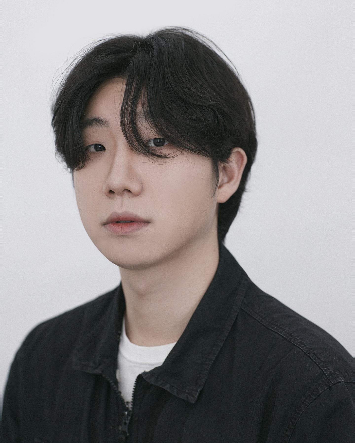 여권사진 찍으러갔다가
28의 기록을 남겨주셔서 고맙숩니다 mayimiy_