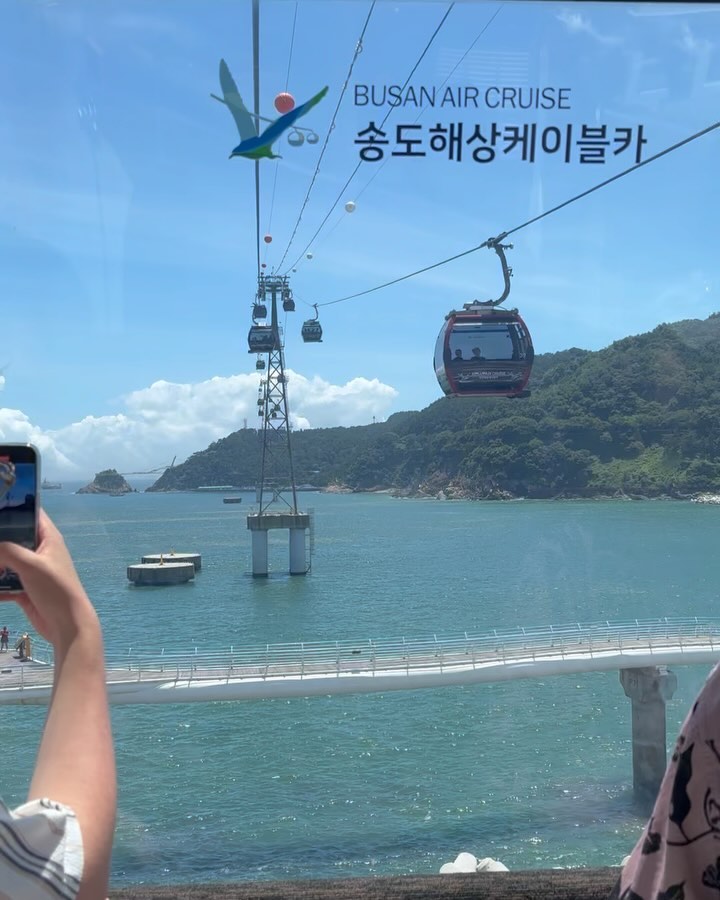 나이 먹으니 쫄보가 됨 ㅋㅋ
나 혼자 무섭다고  난리 ㅋㅋㅋㅋㅋㅋㅋ
근데 담에 일몰 보고픔
.
.
.
#부산#부산나들이#송도해상케이블카#크리스탈크루즈왕복#좋아요