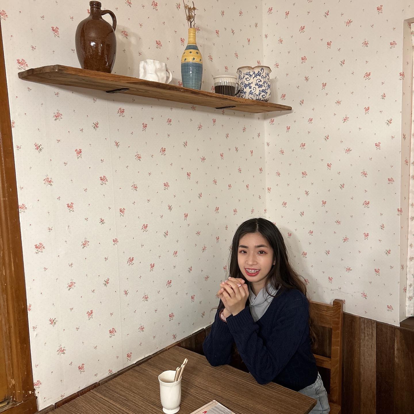 분위기는 귀엽🐰 가격은 사악😓 맛은 굿🍓 
간판없어서 오빠랑 몇번을 확인하고 들어간곳