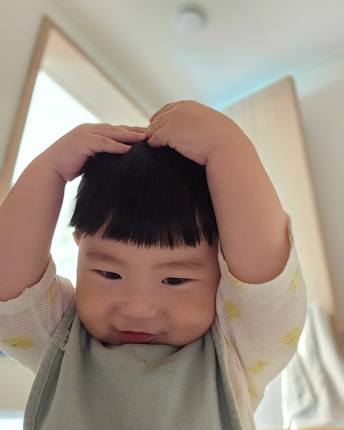 D+430
사랑해요❤️
이제 손이 닿네🤭

#육아 #육아스타그램 #baby #boy