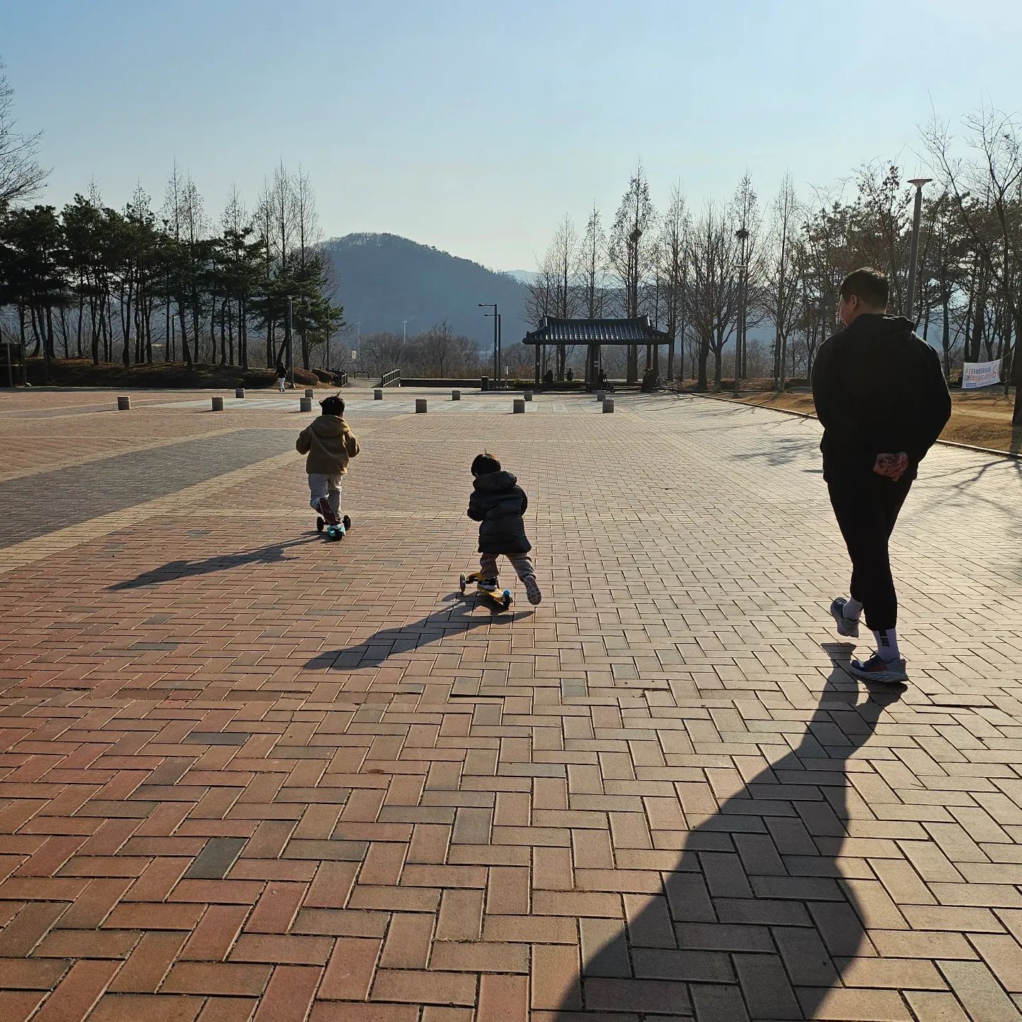 닐씨좋아 공원한바퀴

#새킥보드타고
