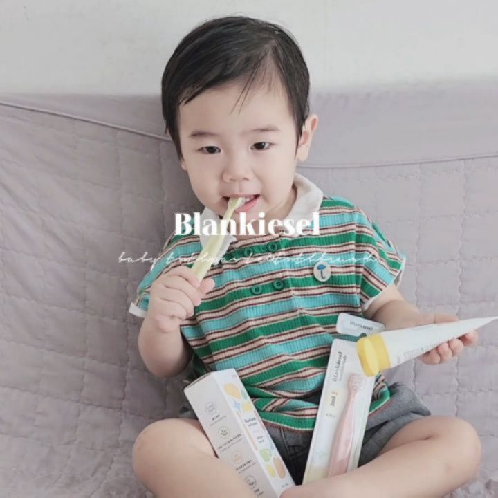 #협찬 X 블랑키즐 칫솔&치약
치아 건강은 평생을 좌우할 만큼 중요한데, 
무엇보다도 첫 치아 관리가 중요하거든요!
블랑키즐 유아 칫솔&치약을 추천해드립니다

저희 민해니는 치아가 빨리 나오는 아기였는데,
지금은 거의 어금니까지 다 올라왔어요ㅜㅜ
치과검진 다녀오니 이제 치아도 많아지고,
아이가 먹는 음식이 다양해 고불소치약으로
바꿔주라고 하시더라고요~ 

그래서 지금은 블랑키즐 칫솔&치약으로 
건강하게 치아관리 해주는 중이에요!

✔잇몸과 치아를 위해 부드러운 극세모로 설계
✔가로&세로 패턴식모로 모빠짐 없음(최고 강도 테스트완료)
✔인체공학적 핸들로 작은 손에 맞춘 그립감
✔자연유래 성분으로  실수로 삼켜도 안전한 성분
✔국내 유일 아기 치약&칫솔 튼튼이마크 획득
-----------------------------------------------------------
※튼튼이 마크란, "국제치아보호협회"에서 
승인한 충치가 예방되는 제품 또는 
구강보건에 기여하는 제품에 표시되는
공신력 있는 마크
-----------------------------------------------------------

ᵀʰᵃⁿᵏ ʸᵒᵘ ᶠᵒʳ ◡̈⋆
 whittlestore_official
.
.
.

#블랑키줄 #아기고불소치약 #돌아기칫솔