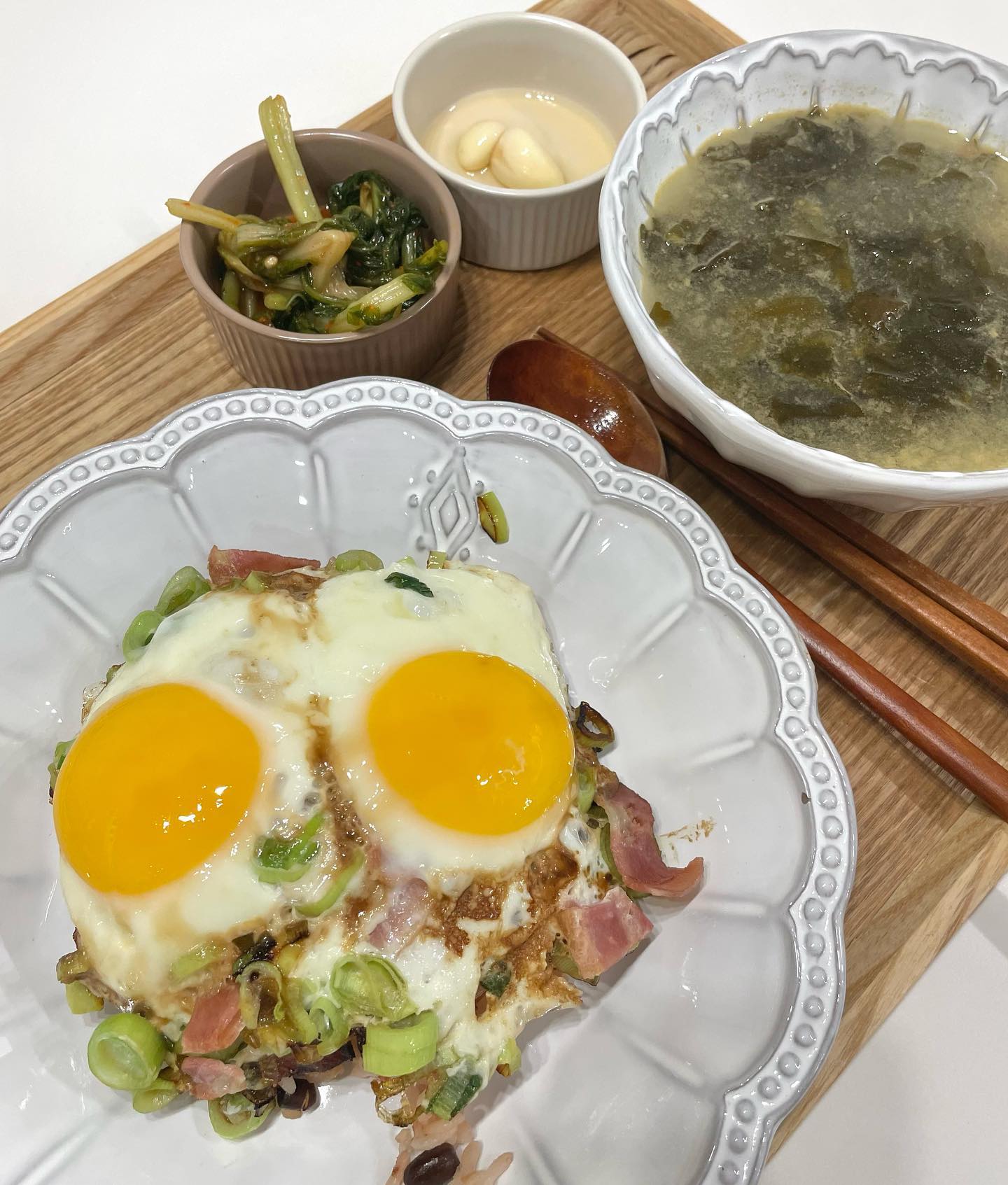 냉장고에 남아있는 미역국 데우고..
간장계란밥 해먹었는데 존맛😉
마늘짱아찌 담았는데 잘 익고있나 먹어보려고 꺼내본 두쪽..ㅋㅋㅋㅋㅋㅋㅋㅋ (아직 안익어서 마늘맛 엄청 났다^^;;)

#간장계란밥 #집밥 #집밥메뉴 #점심메뉴 #저녁메뉴 #건강식 #클린식단 #홈쿡 #홈스토랑 #밀키트 #간편식 #자취요리 #신혼요리 #신혼밥상 #요리스타그램 #집밥스타그램 #먹팔 #소통 #욤욤쿡