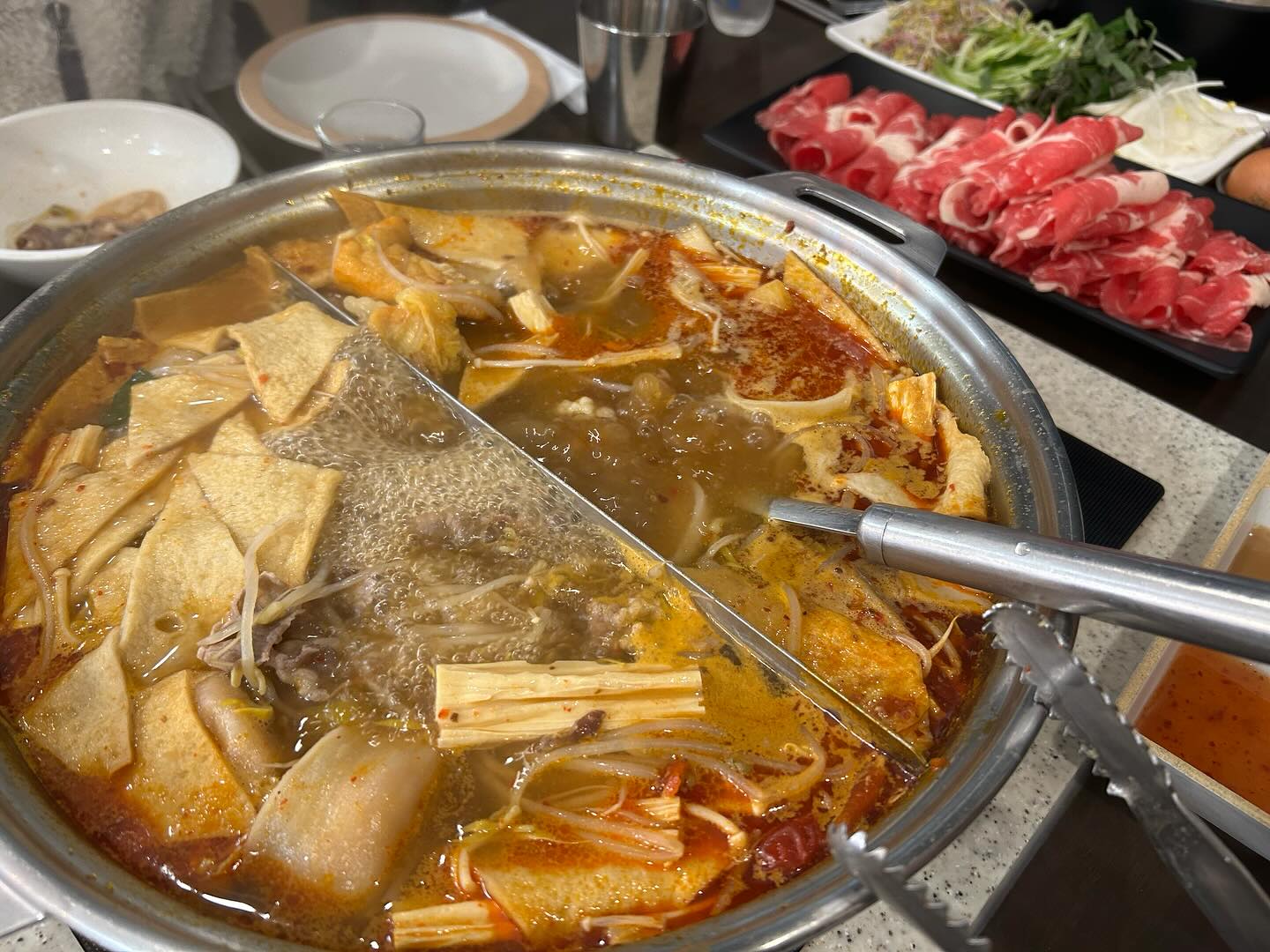 금토일
달려라 달려~!
금요일은 급 가족약속
토요일은 굴이랑가리비 한가득
일요일은 쭈꾸미에 냉동삼교비 볶아서 날치알쌈까지
.
열심히 먹은 주말😍
#주말일상 #잘먹는부부 #술먹는부부 #오롯이즐기는안주
#워킹맘일상 #겨울엔집콕 #춘천샵샤브 #통영에서온굴 #통영미조수산 #하남쭈꾸미 #MS마트세일