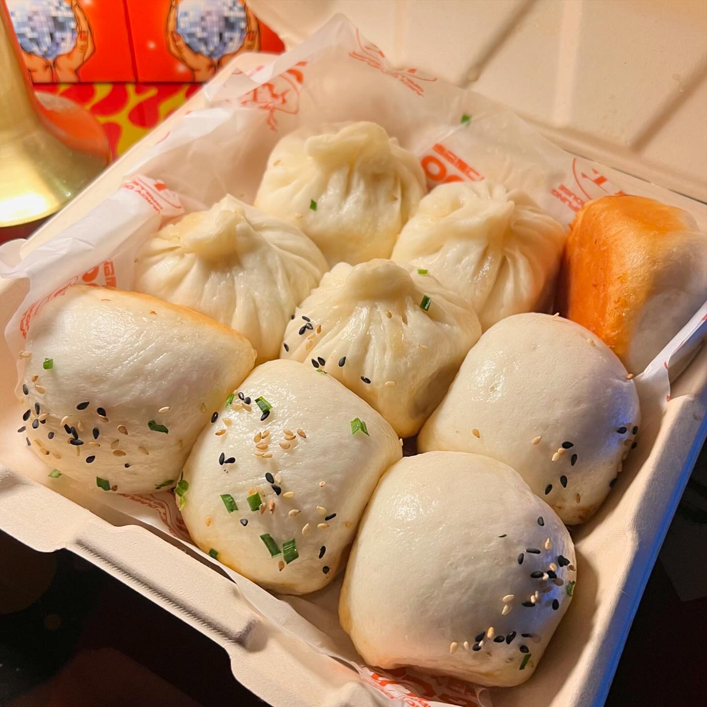 그렇게 유명하길래 ㅋ ㅋ ㅋ 
그런데 막 한시간씩 줄을 설 정도는 아닌데? 
그런데 또 적당히 맛은 있어 ㅎ ㅎ ㅎ 

#만두 #만두팝업 #구오만두 #육즙만두 #맛스타그램 #롯백 #구오만두팝업 #서면 #일상
